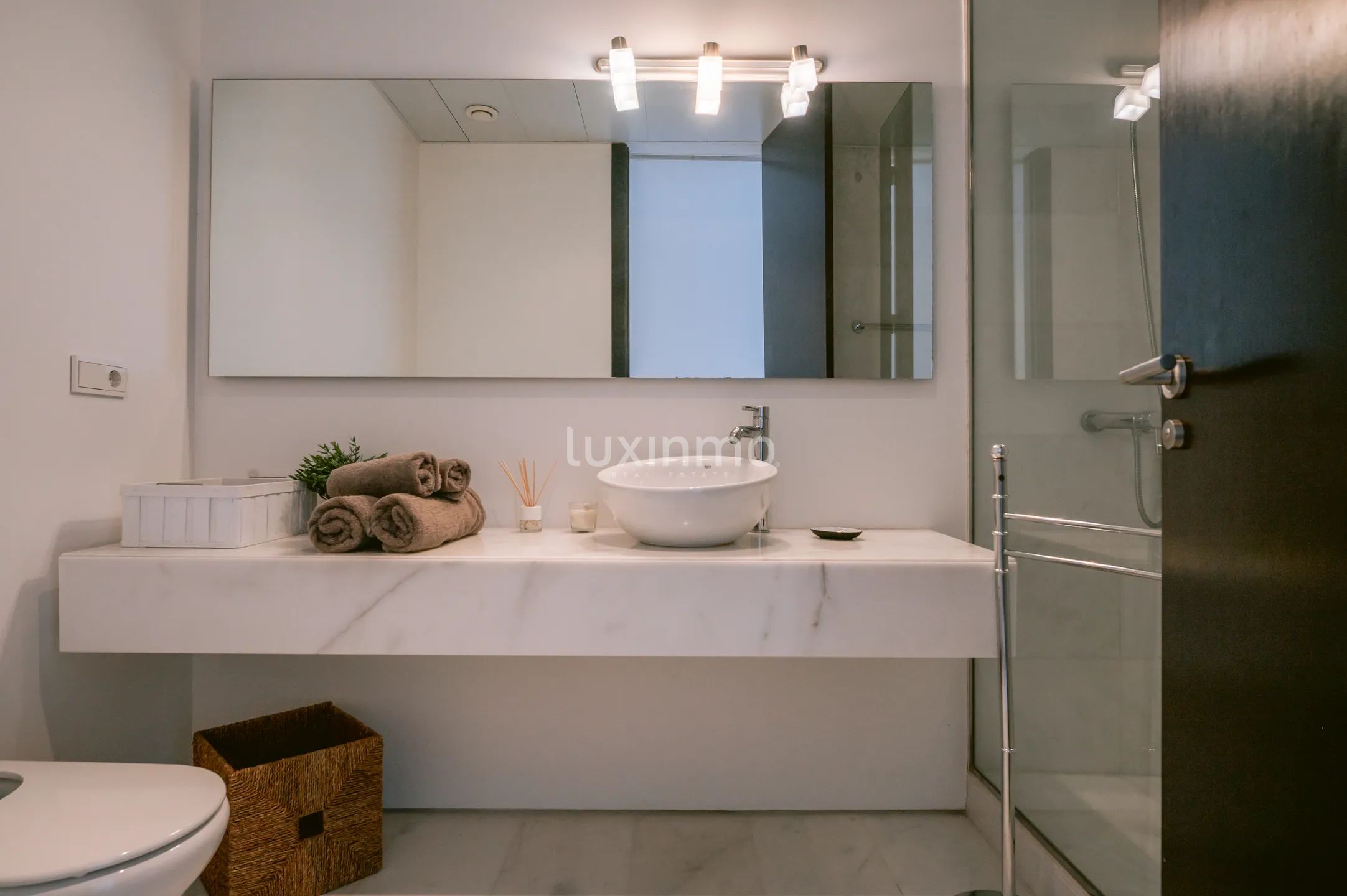 Luxuriöse 3-Zimmer-Wohnung mit Meerblick in Cap Martinet, Santa Eulària — photo 19