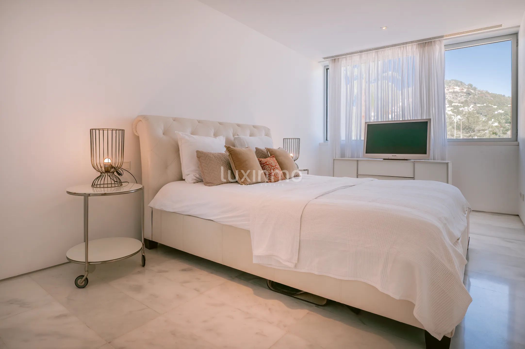 Luxuriöse 3-Zimmer-Wohnung mit Meerblick in Cap Martinet, Santa Eulària — photo 22