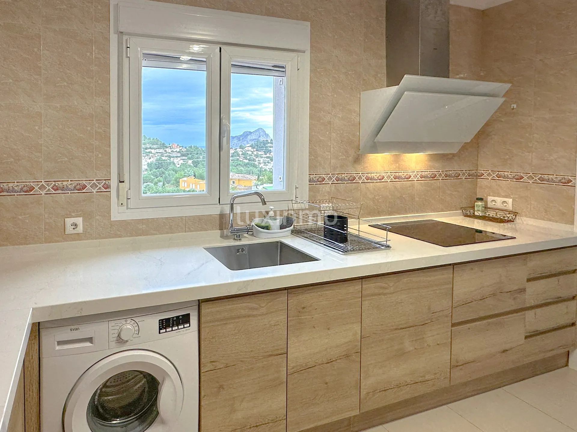 Seaview Apartments for Rent in a Private Residential Home — photo 6