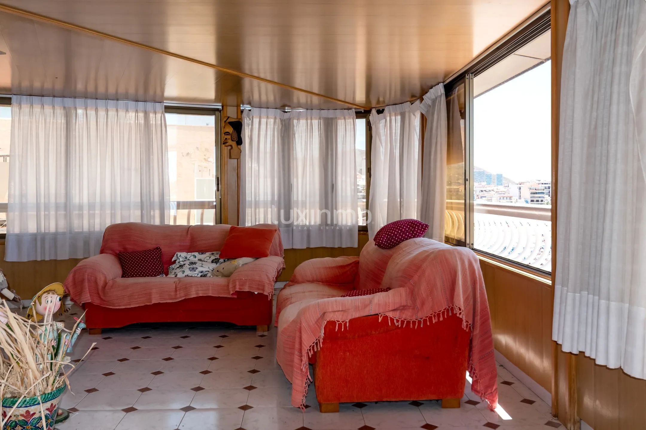 First line penthouse with sea views in playa de Poniente — photo 16