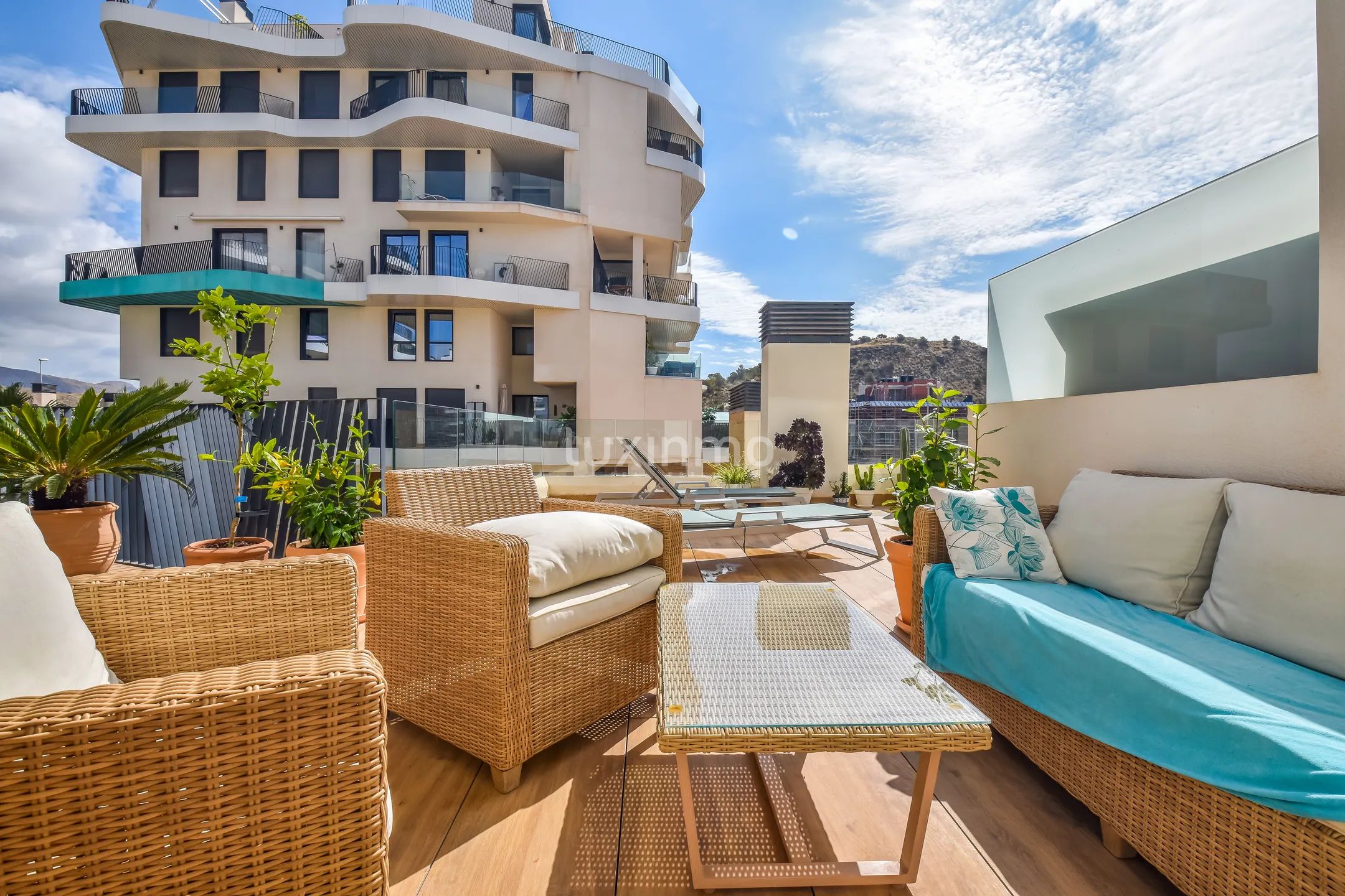 Stunning Modern Duplex for Sale Near Beach in Villajoyosa — photo 2