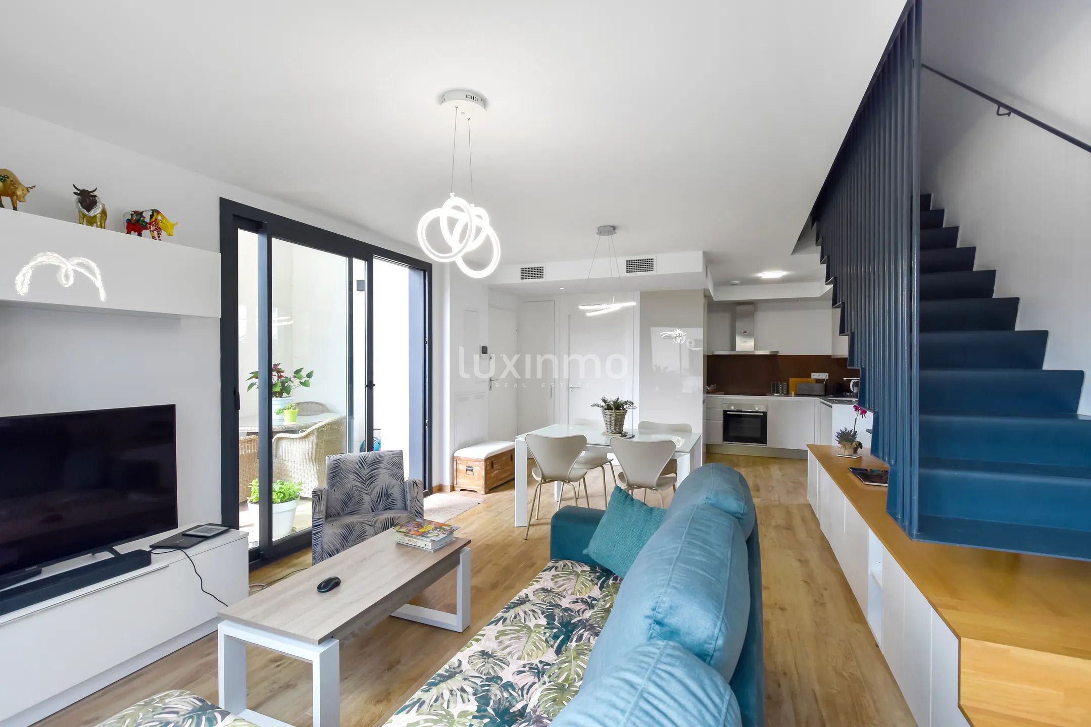 Stunning Modern Duplex for Sale Near Beach in Villajoyosa — photo 3