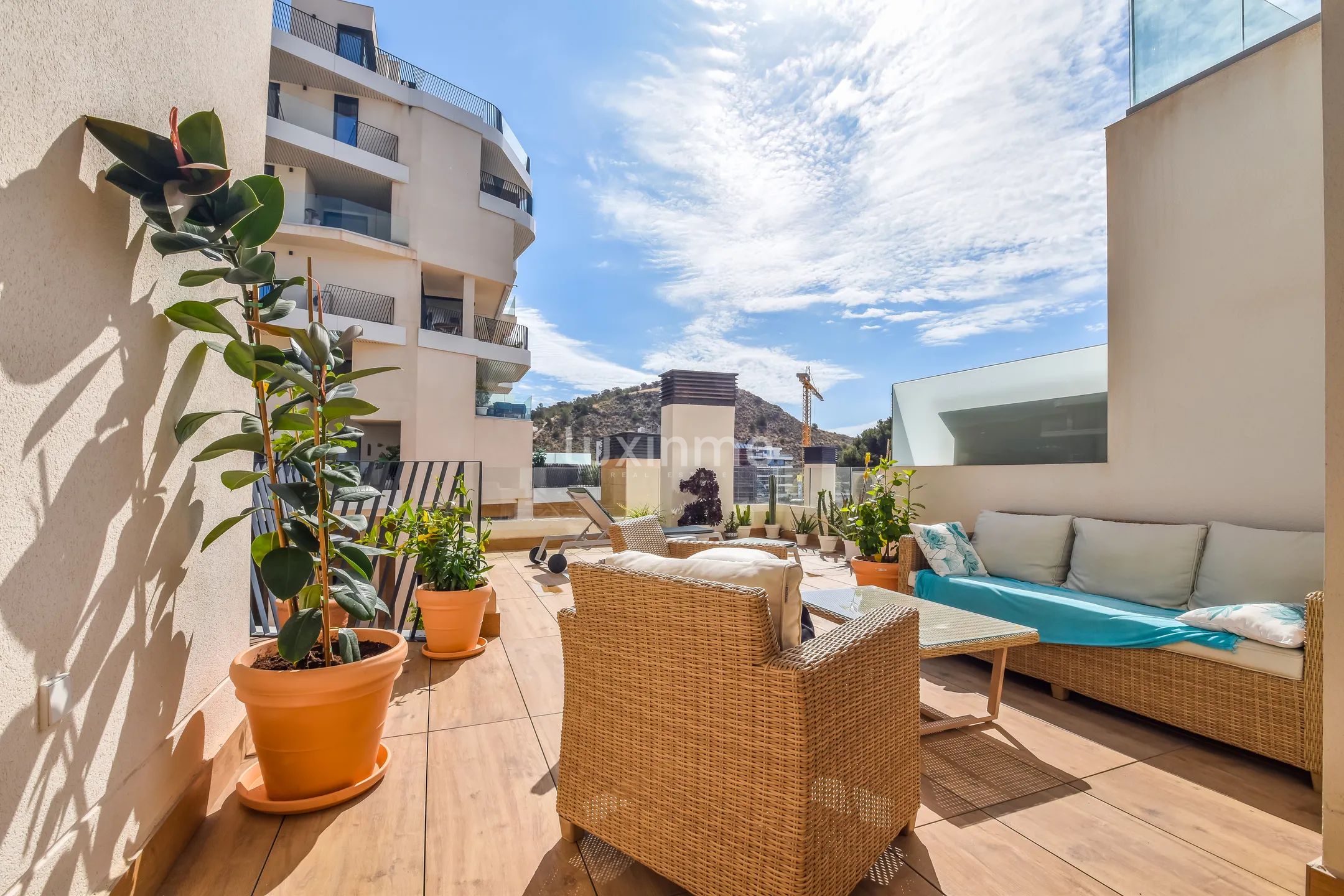 Stunning Modern Duplex for Sale Near Beach in Villajoyosa — photo 23