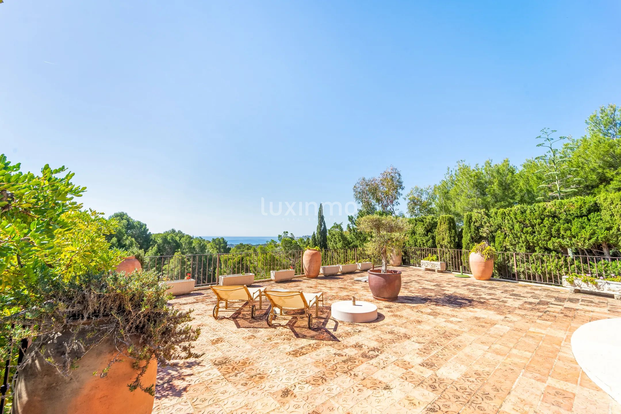 Spectacular villa with sea views for sale in Altea — photo 32