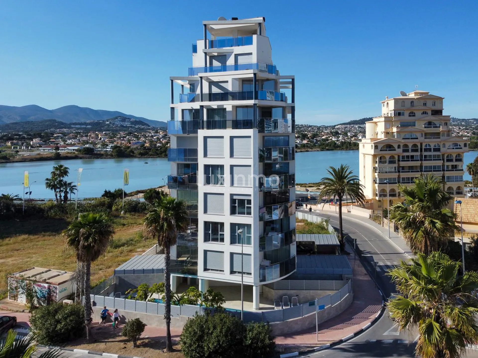 Modern flat in second line Calpe — photo 23