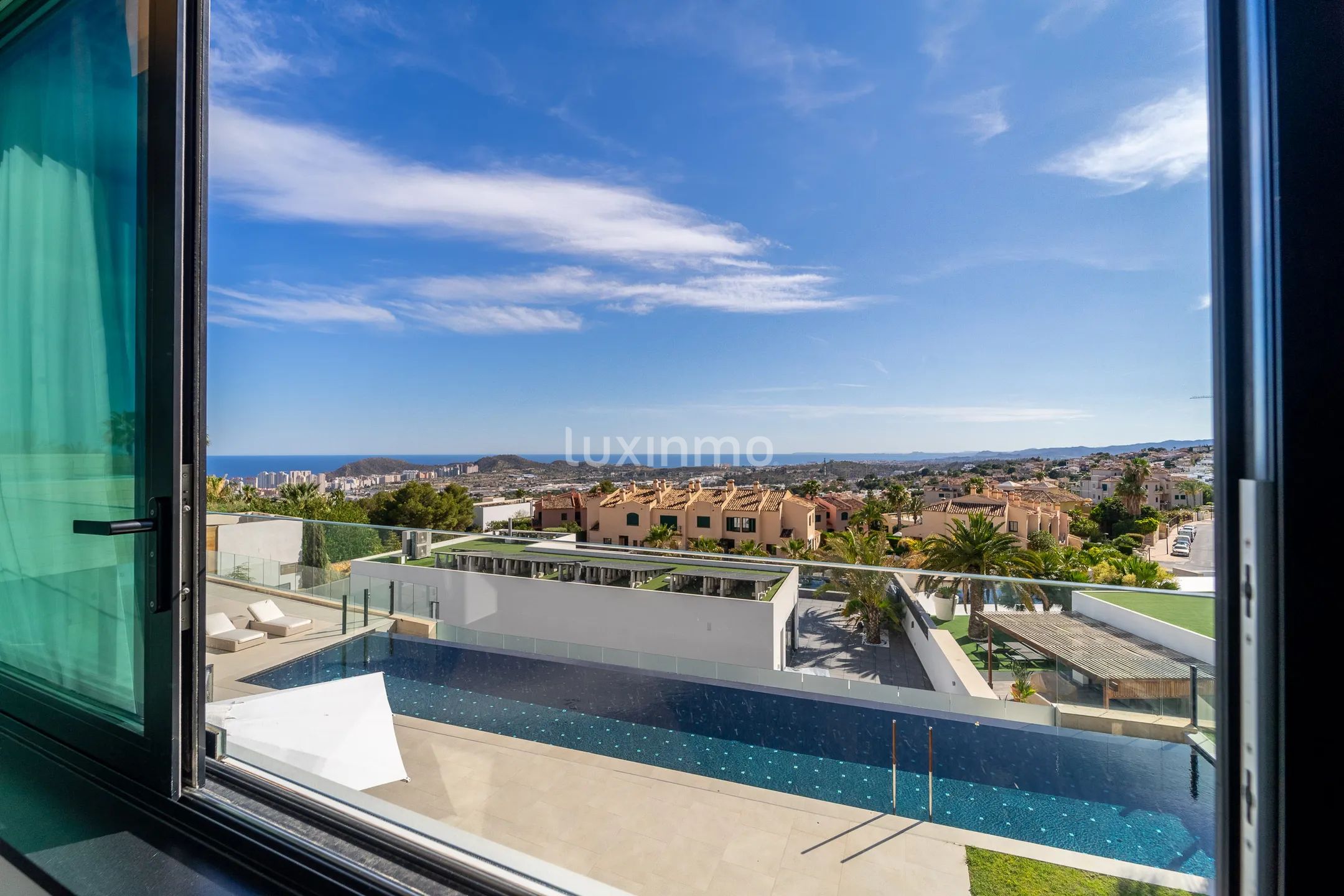 Nowoczesna willa w Siera Cortina — photo 38