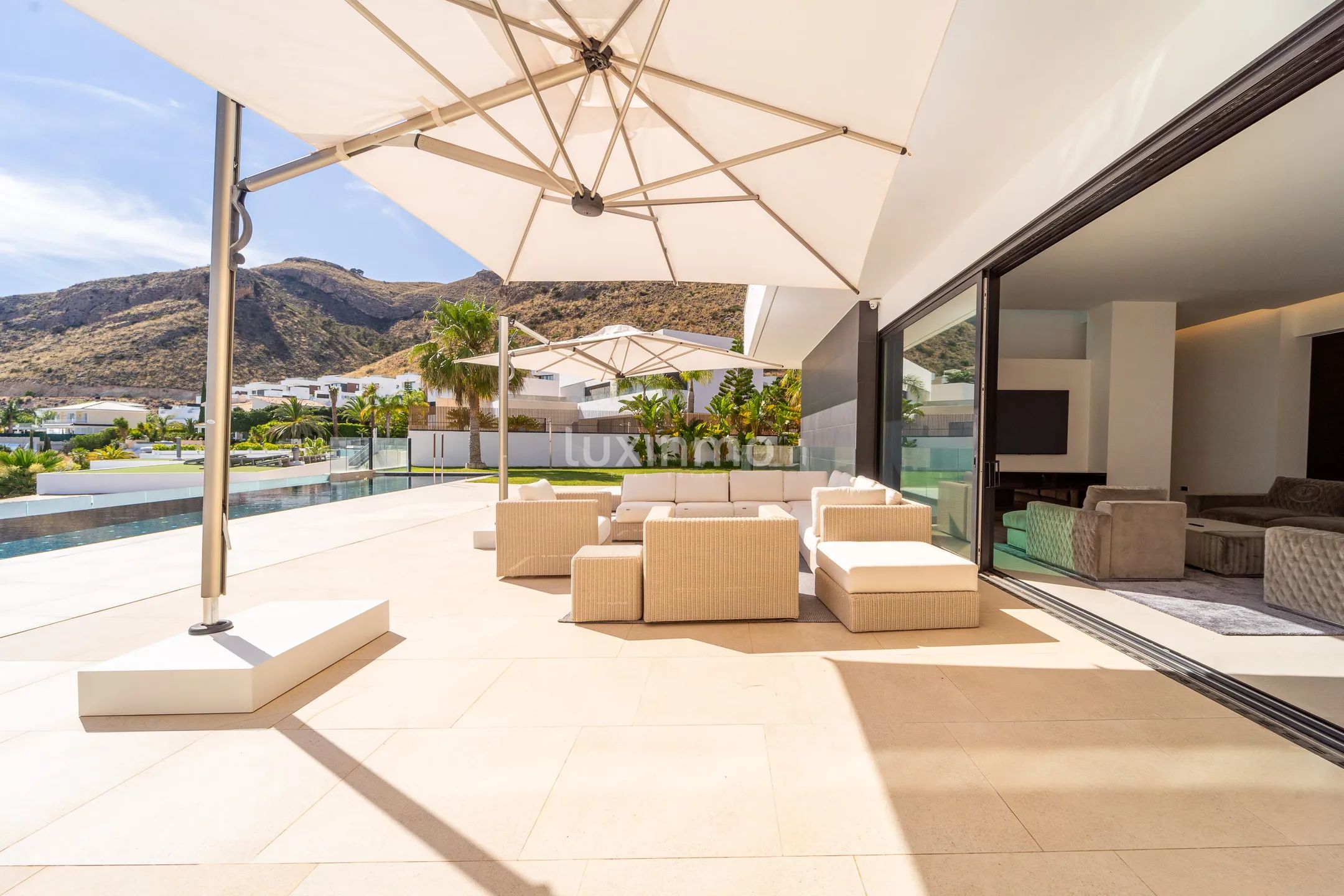 Nowoczesna willa w Siera Cortina — photo 8