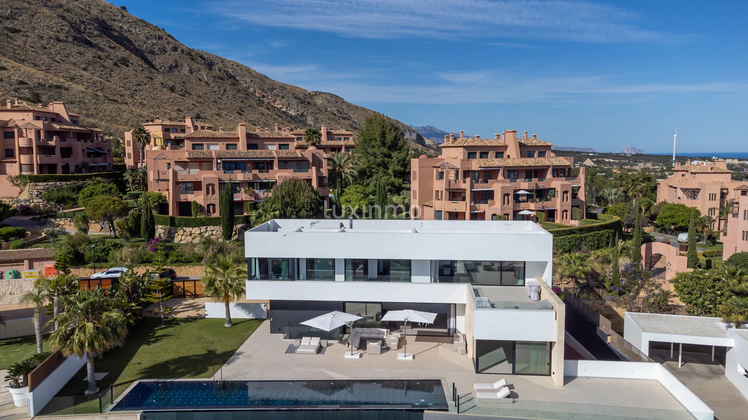 Nowoczesna willa w Siera Cortina — photo 54