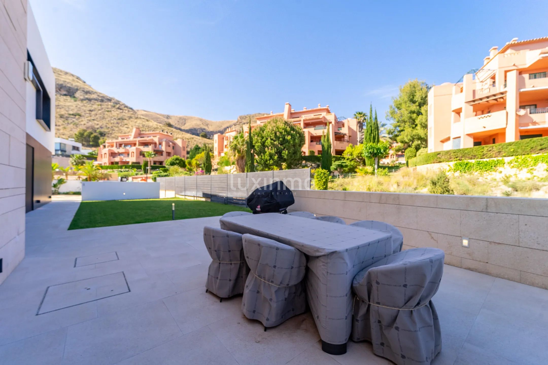 Nowoczesna willa w Siera Cortina — photo 45