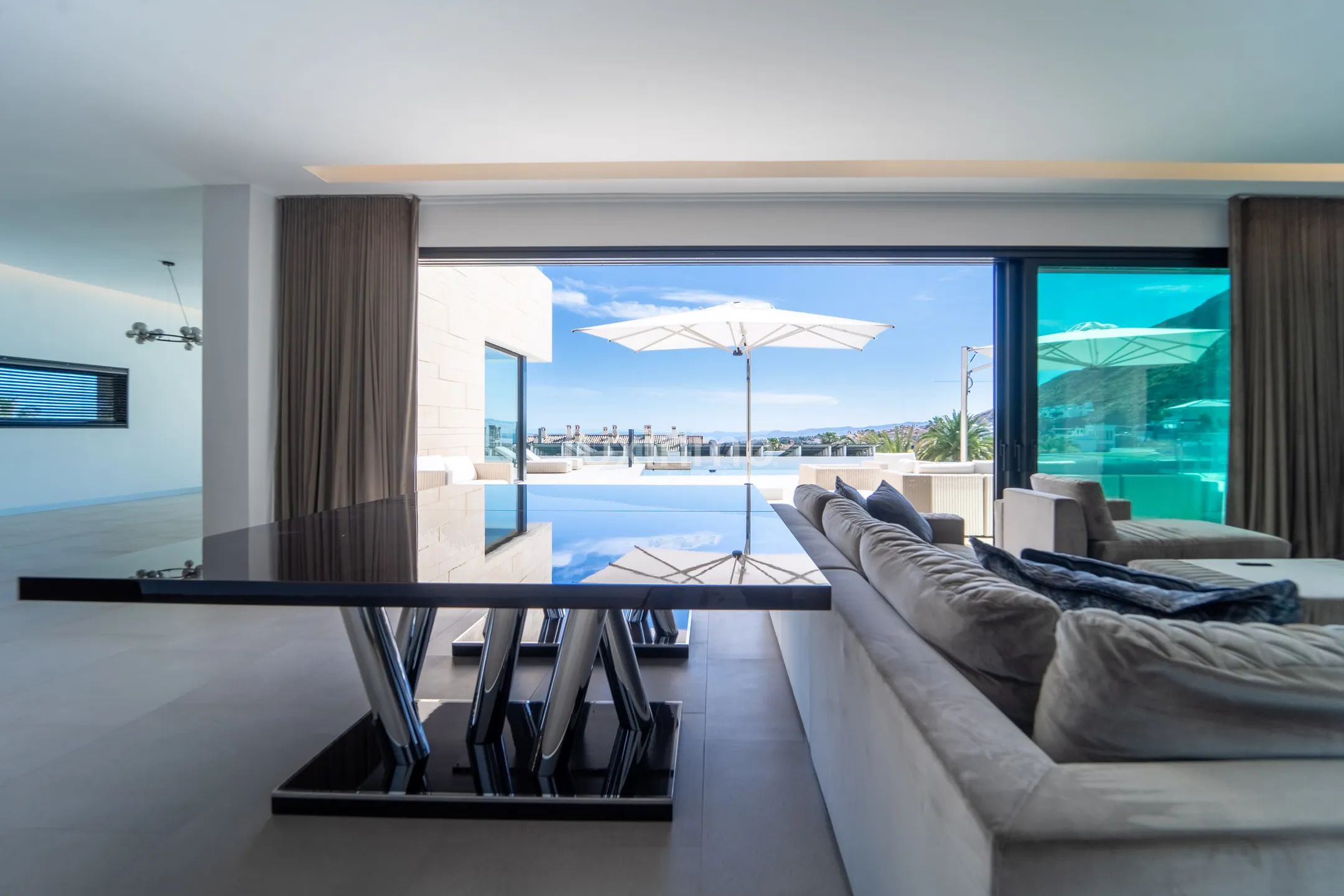 Nowoczesna willa w Siera Cortina — photo 16