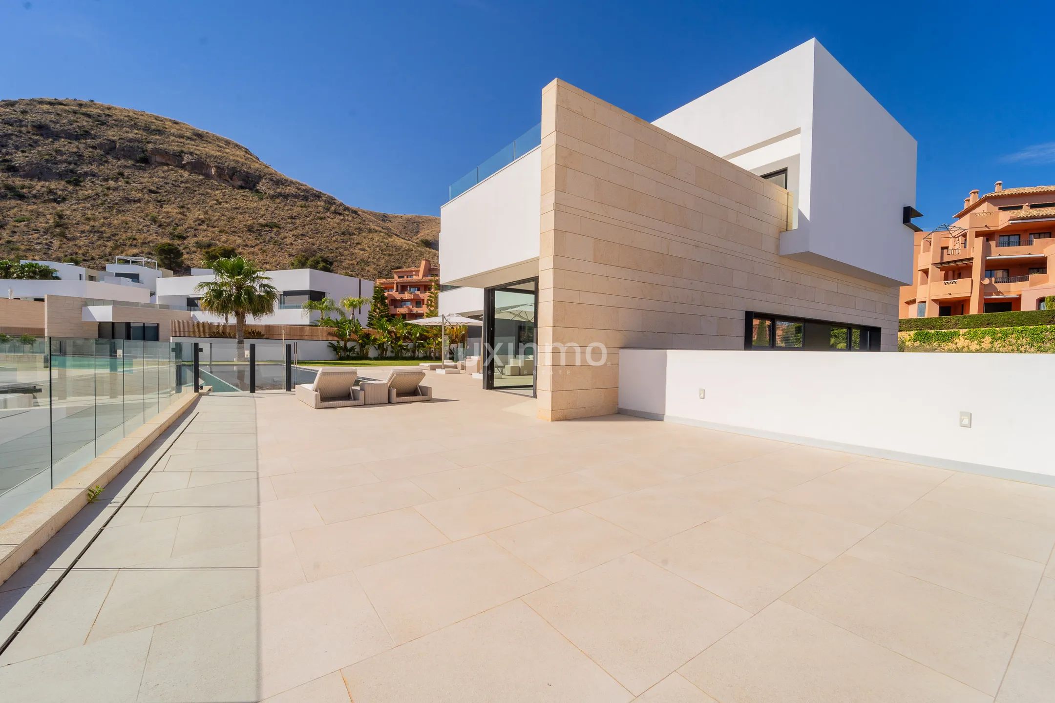 Nowoczesna willa w Siera Cortina — photo 11