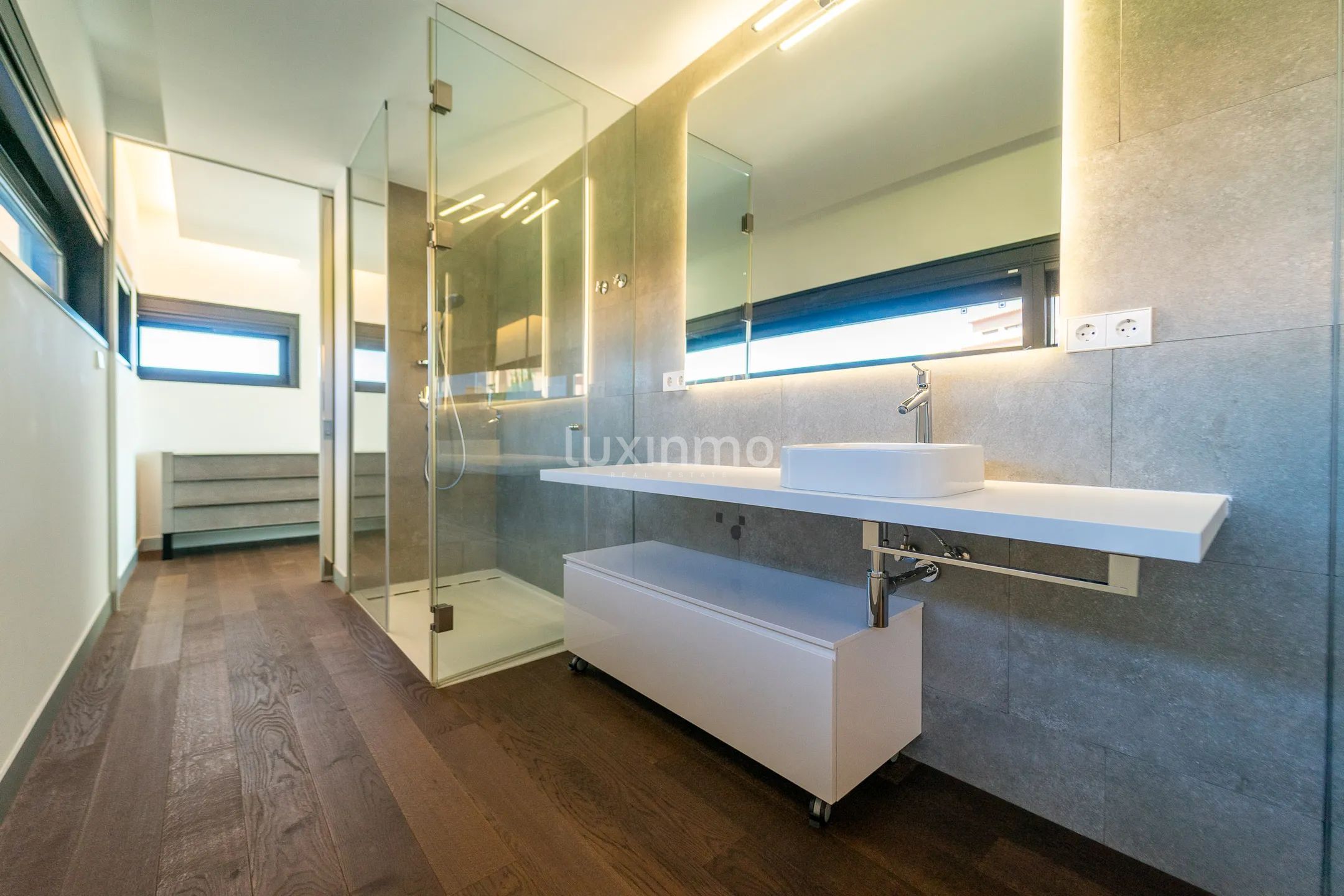 Nowoczesna willa w Siera Cortina — photo 31