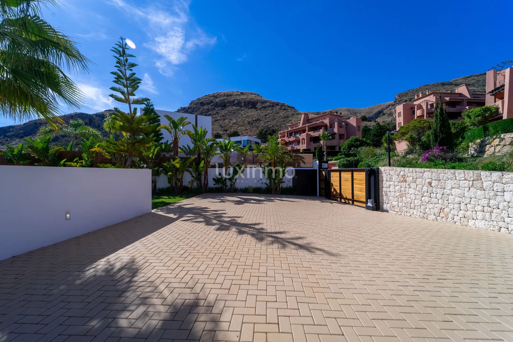 Nowoczesna willa w Siera Cortina — photo 50