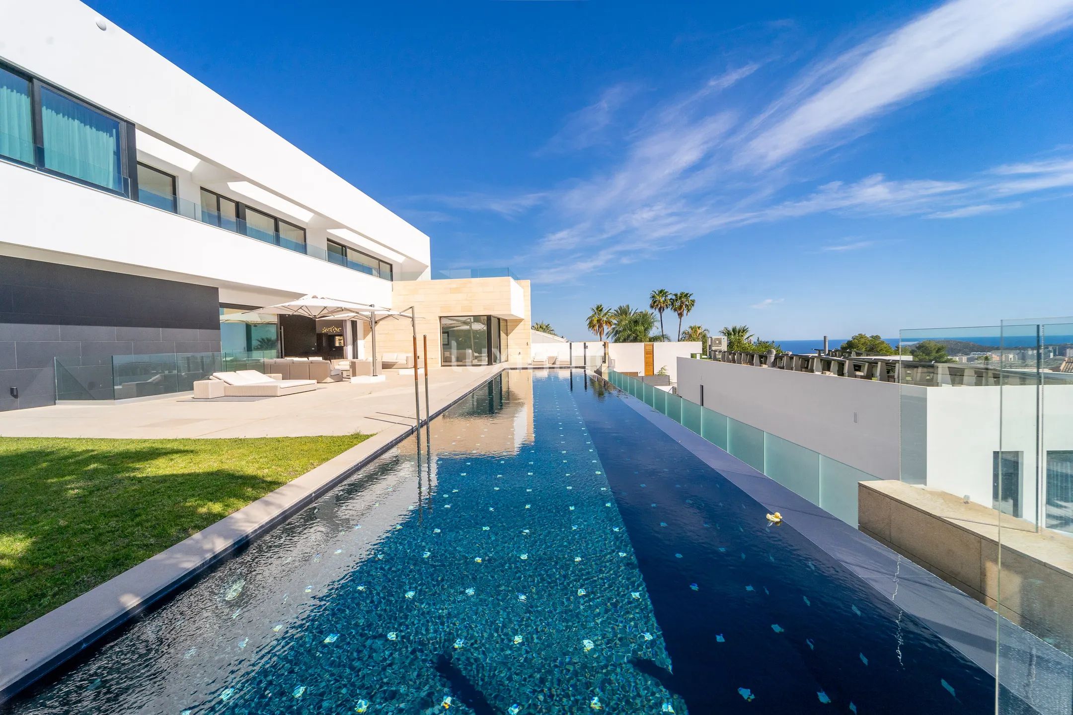 Modern villa in Siera Cortina — photo 3