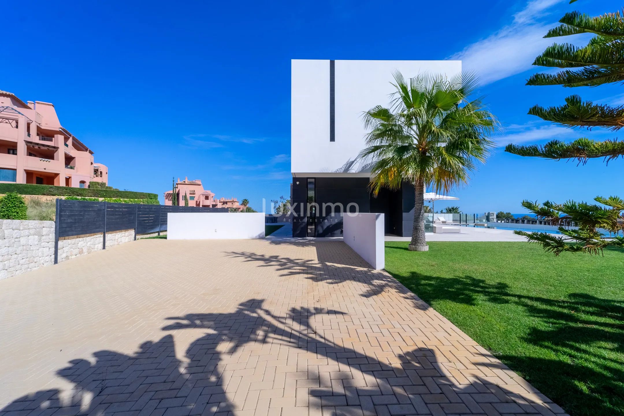 Nowoczesna willa w Siera Cortina — photo 47