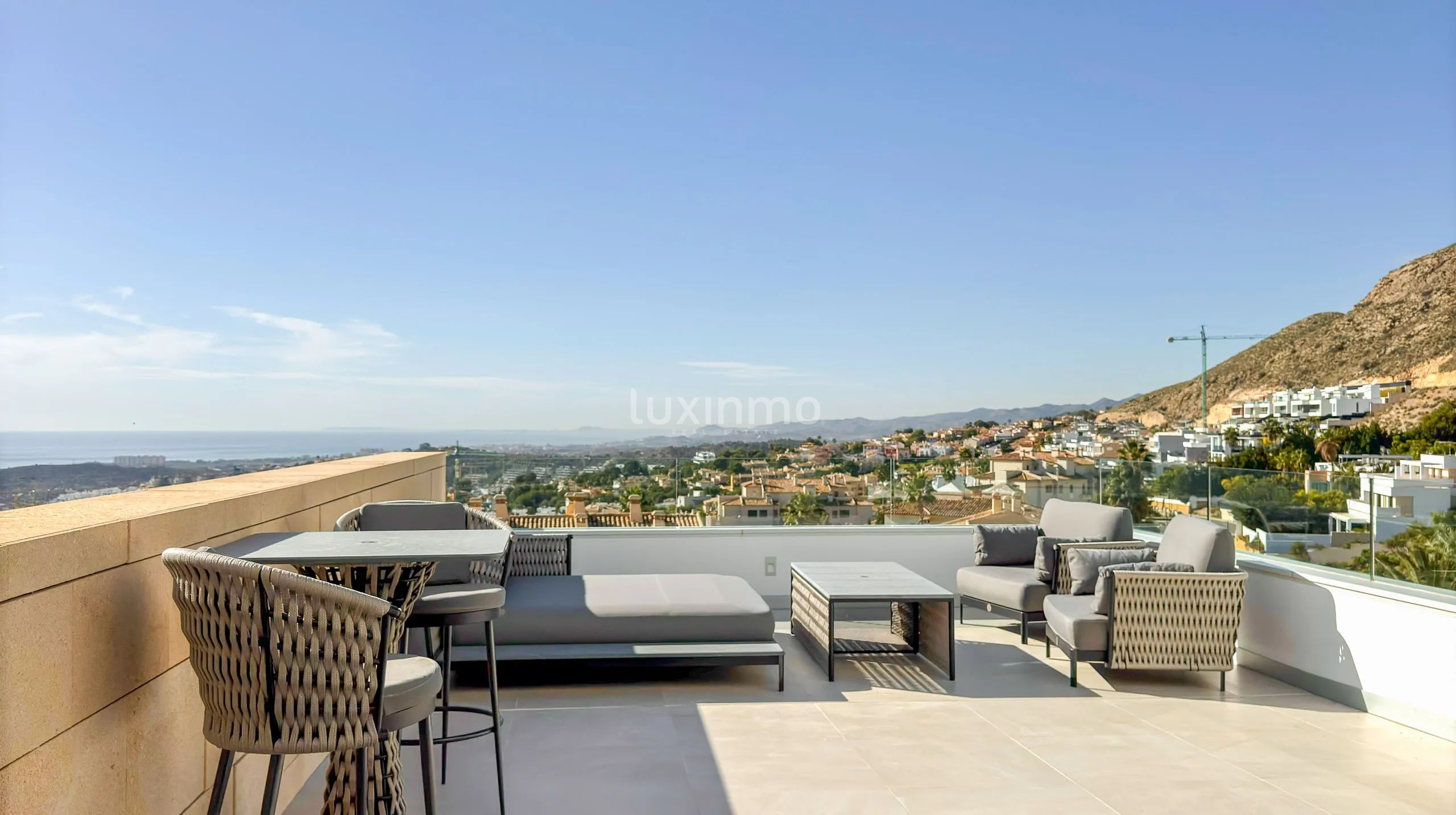 Nowoczesna willa w Siera Cortina — photo 24