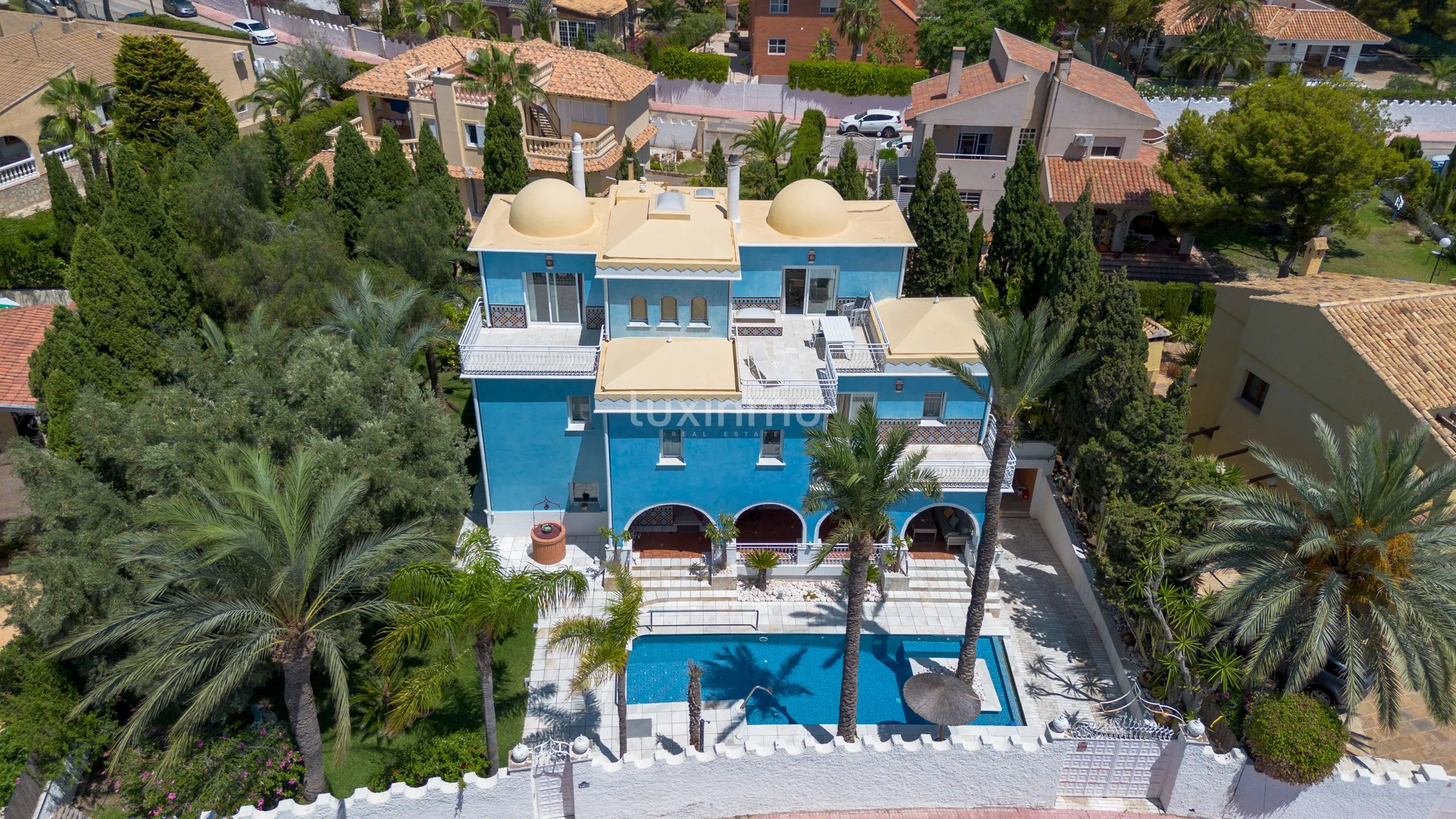 Impresionante casa mediterránea de estilo ibicenco con 6 dormitorios y vistas al mar en la Coveta Fumá