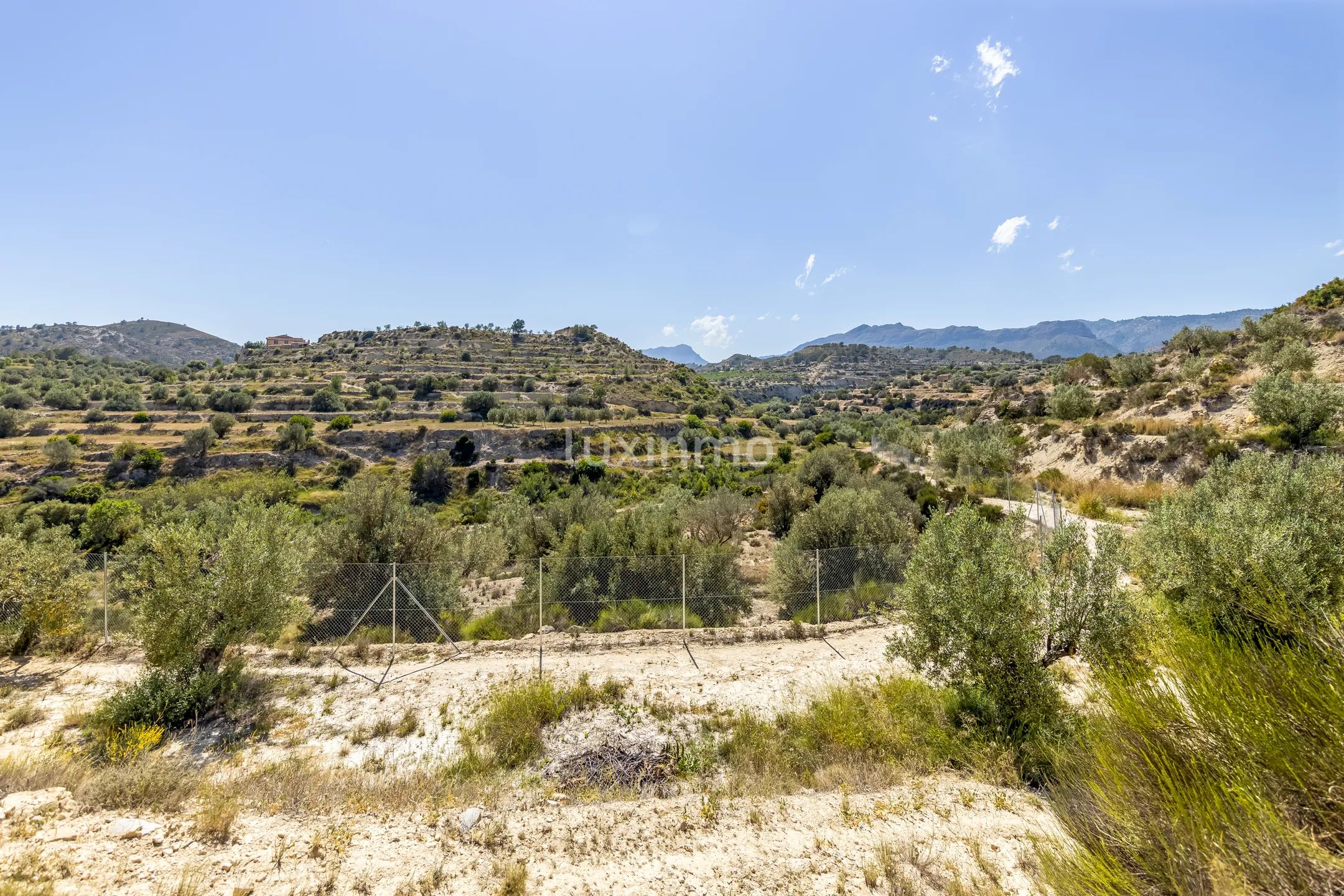 Очаровательная средиземноморская финка с частным бассейном и потрясающим видом на горы в Реллеу — photo 30