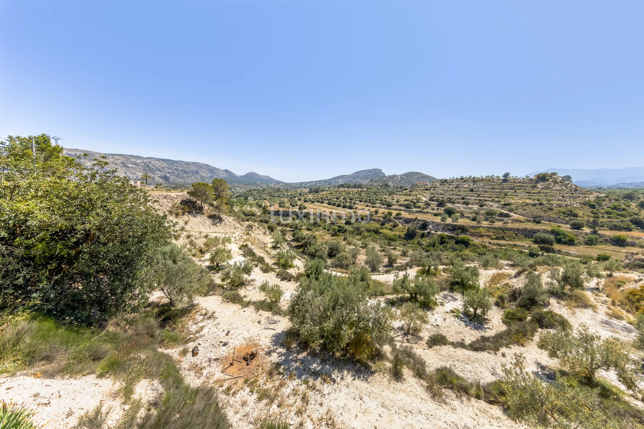 Очаровательная средиземноморская финка с частным бассейном и потрясающим видом на горы в Реллеу — photo 29