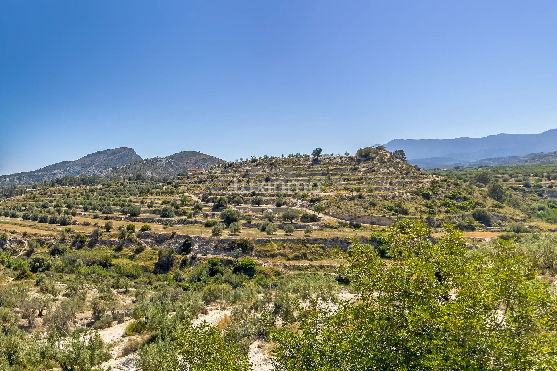 Очаровательная средиземноморская финка с частным бассейном и потрясающим видом на горы в Реллеу — photo 31