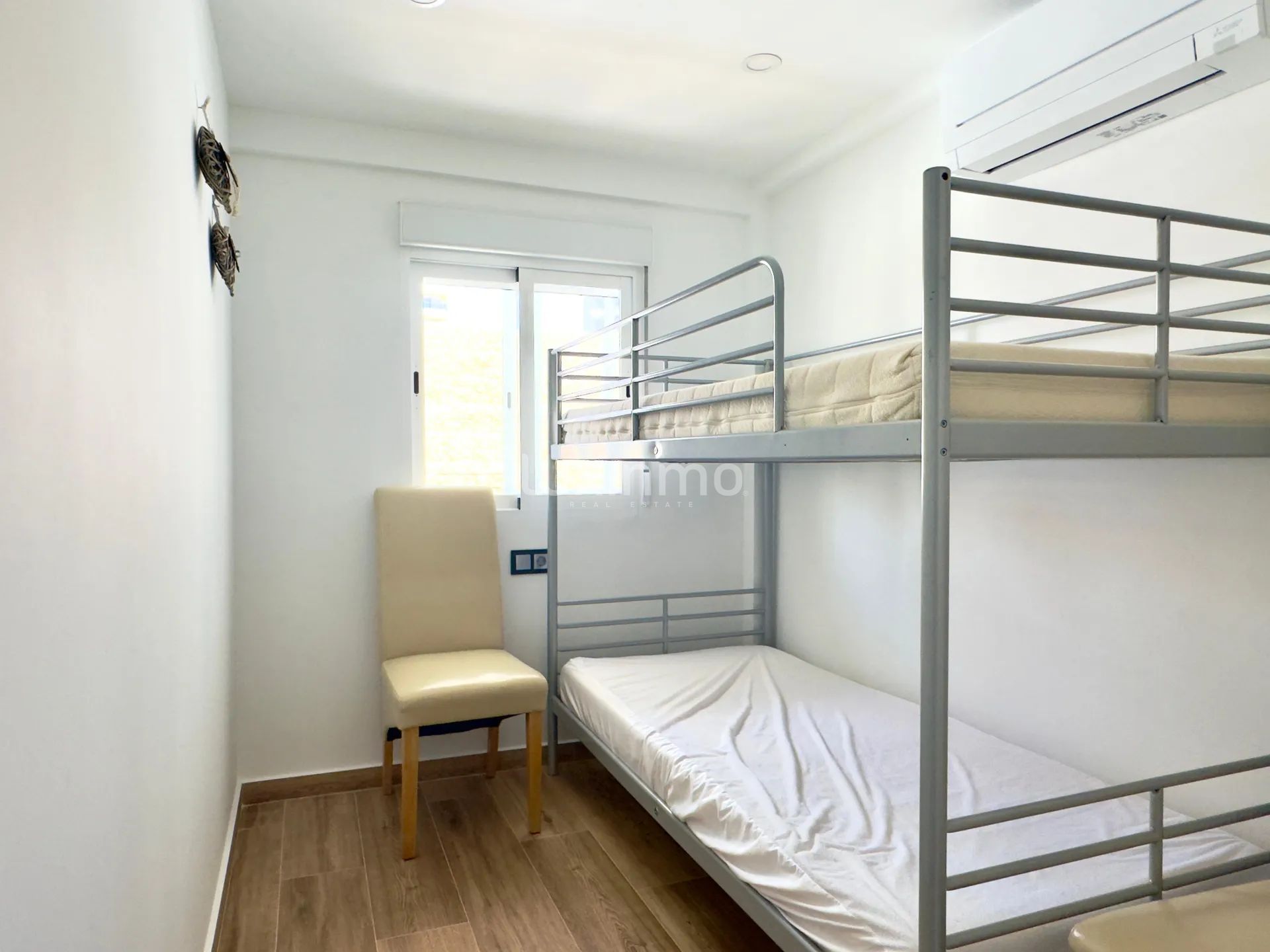 Moderno apartamento frente al mar en la playa de Poniente, Benidorm — photo 18