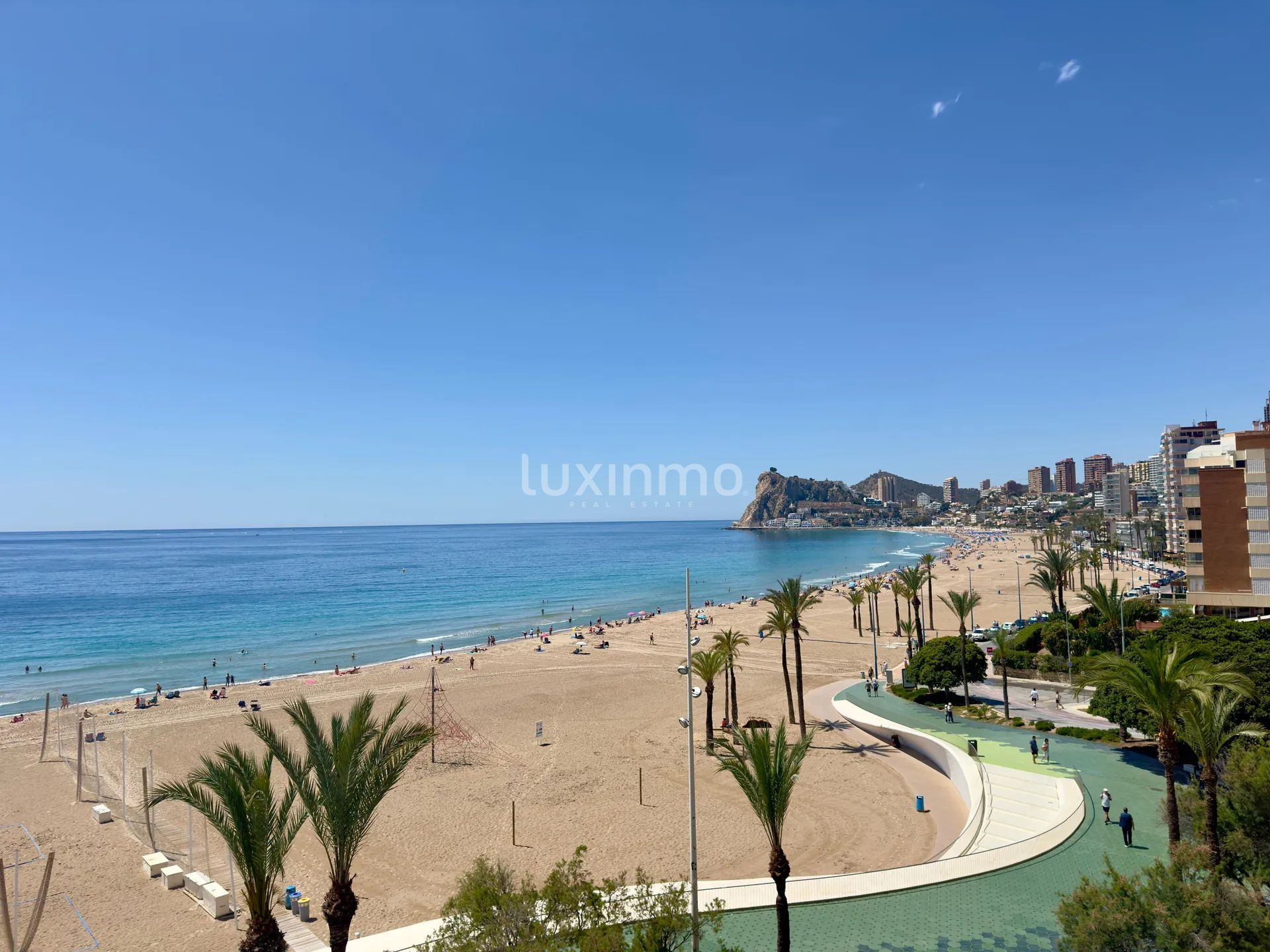 Moderno apartamento frente al mar en la playa de Poniente, Benidorm — photo 8