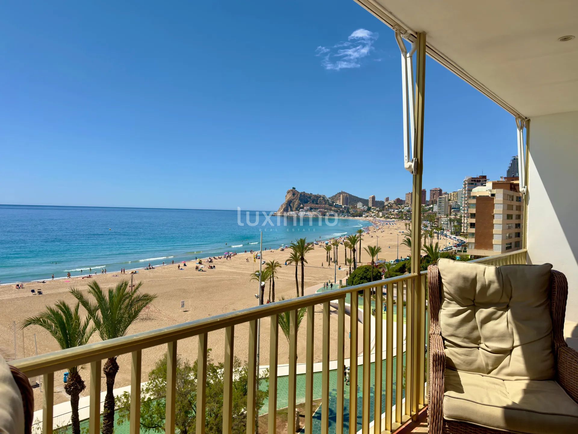 Modern lägenhet vid havet på Poniente Beach, Benidorm — photo 1