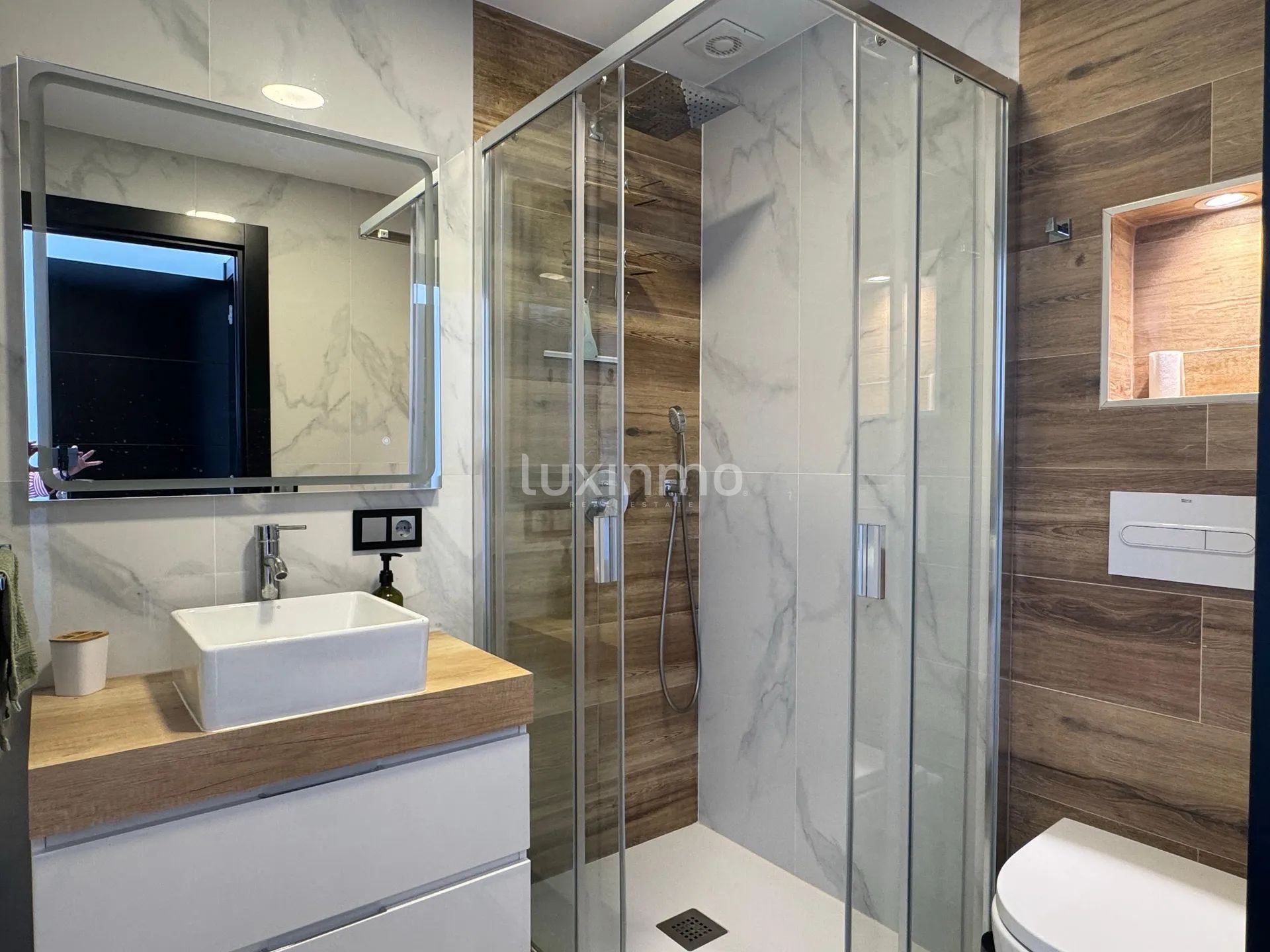 Moderno apartamento frente al mar en la playa de Poniente, Benidorm — photo 15