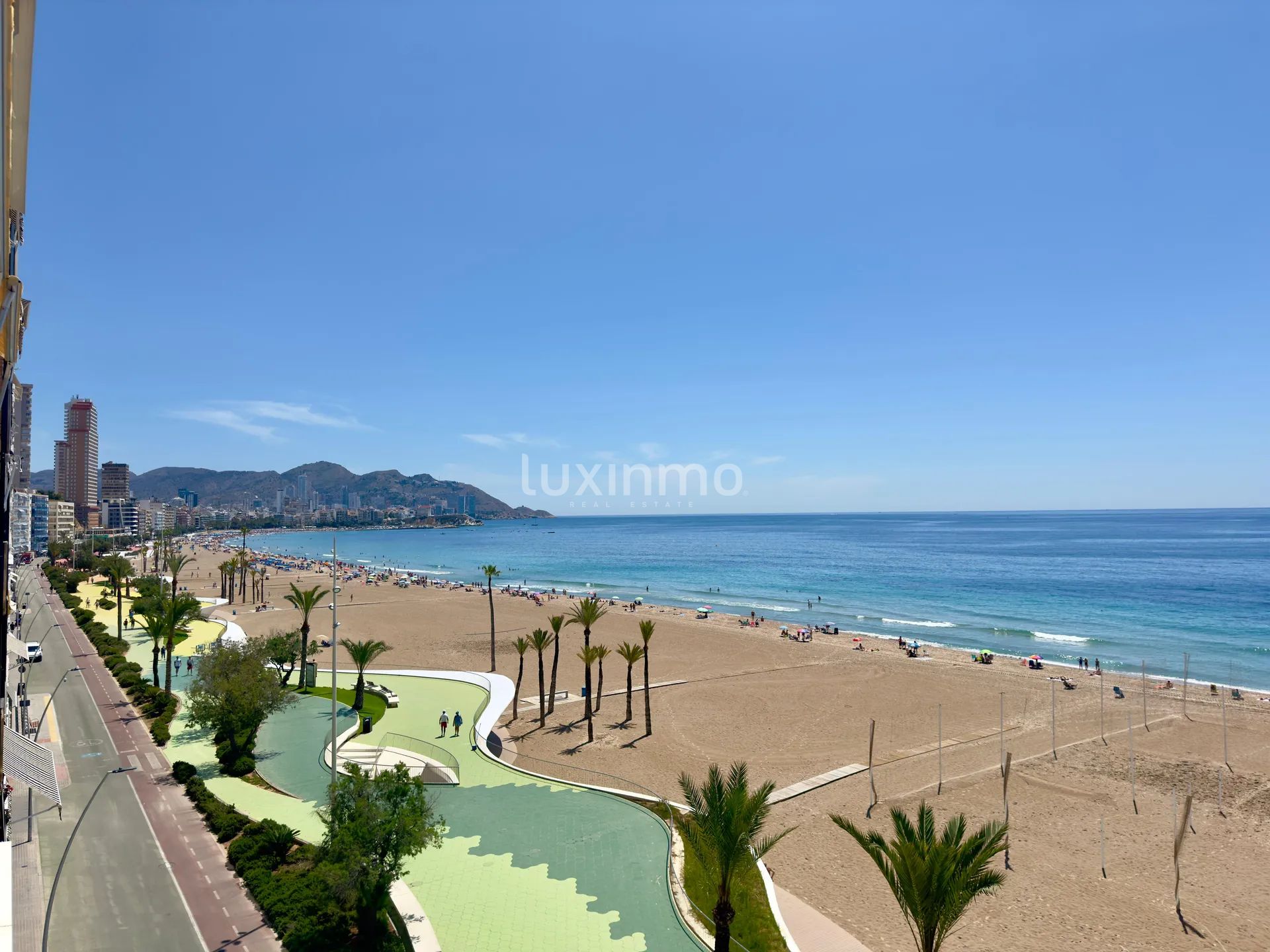 Modern lägenhet vid havet på Poniente Beach, Benidorm — photo 3