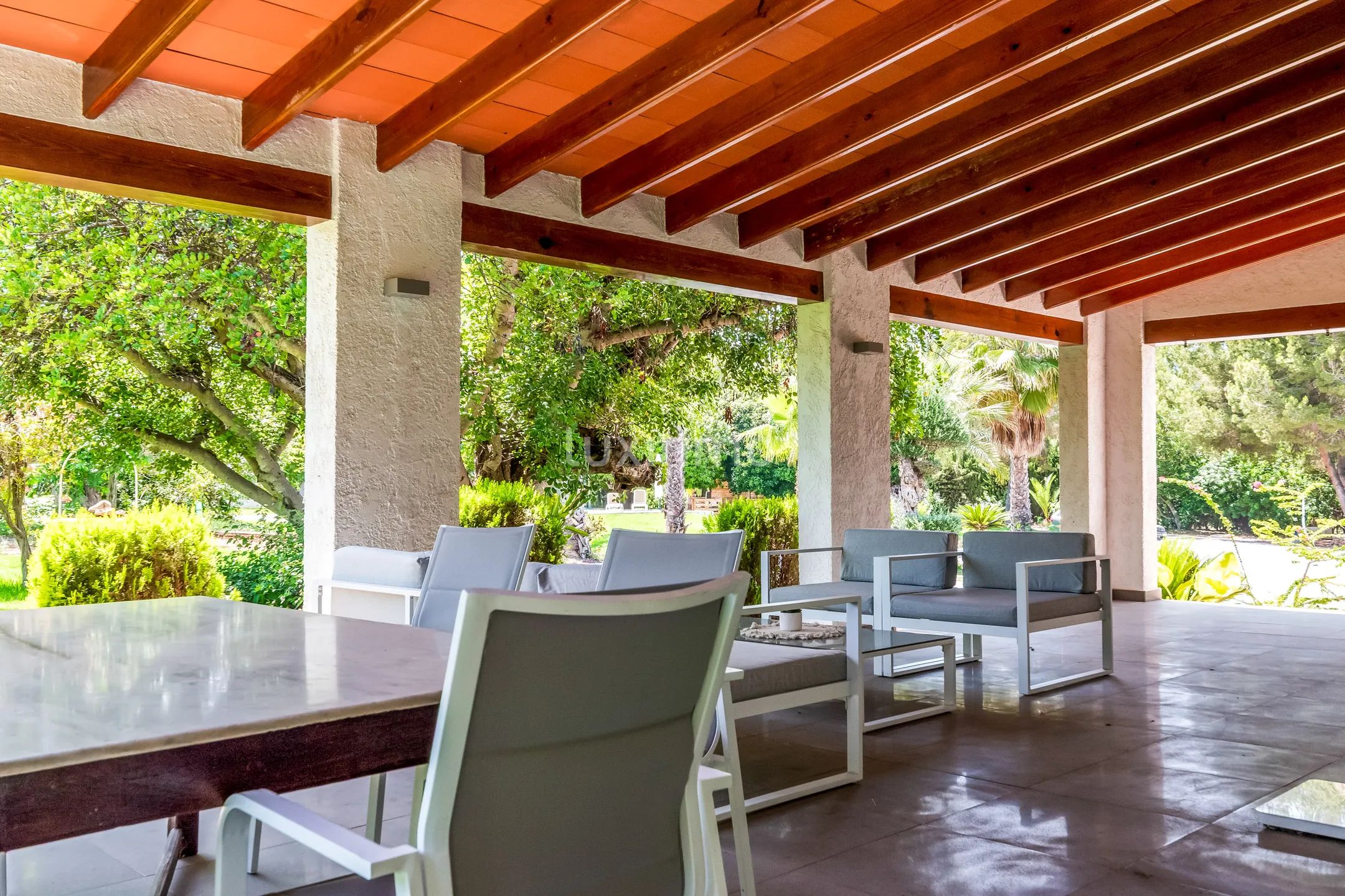 Красивая вилла с бассейном в аренду в Бенидорме — photo 21