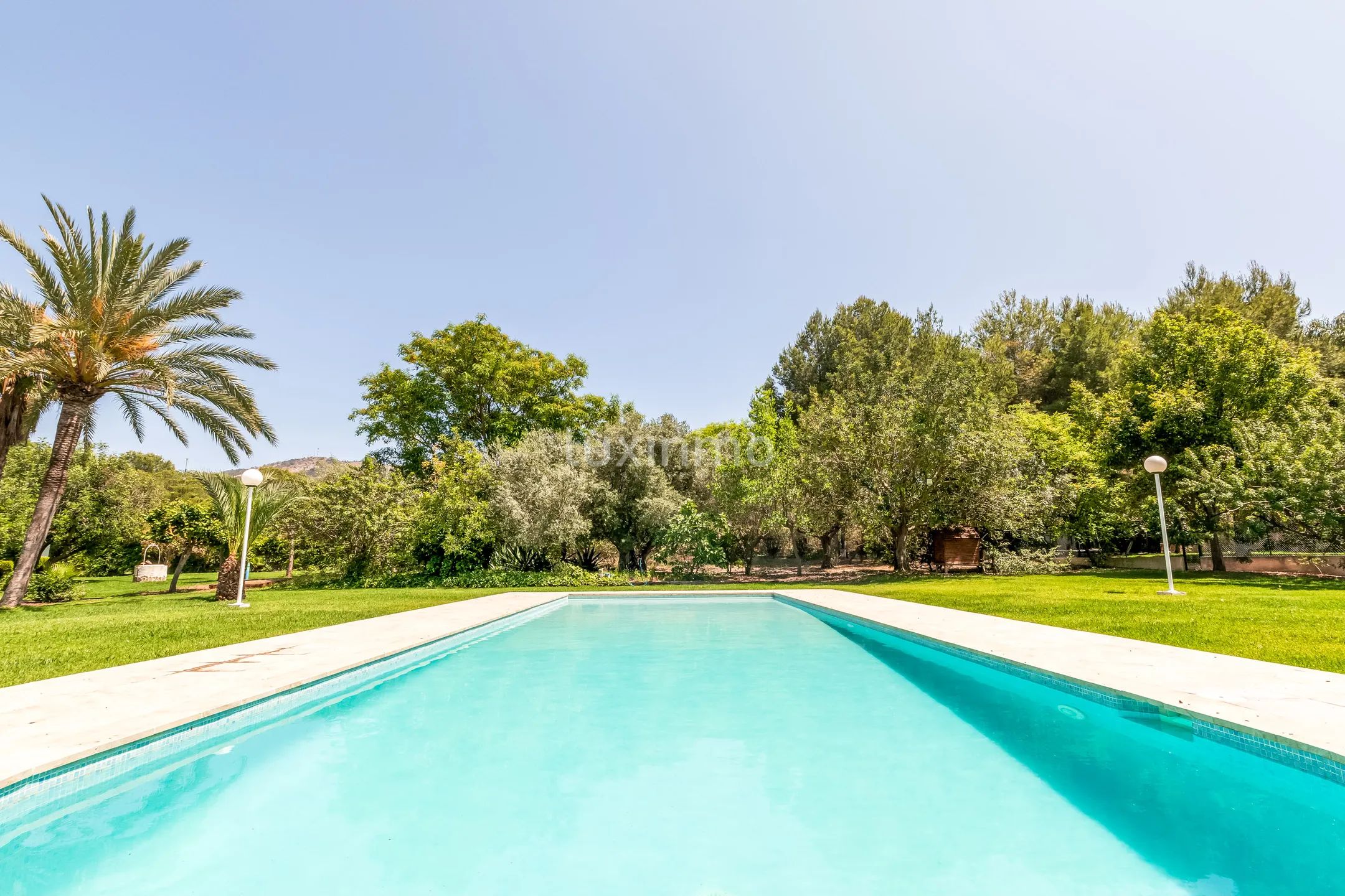 Красивая вилла с бассейном в аренду в Бенидорме — photo 22