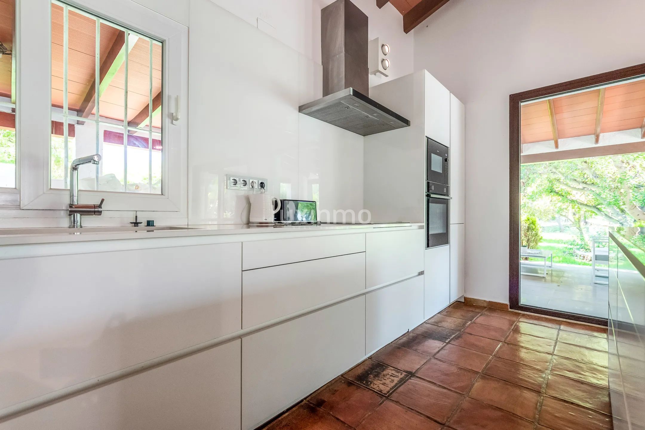 Красивая вилла с бассейном в аренду в Бенидорме — photo 12