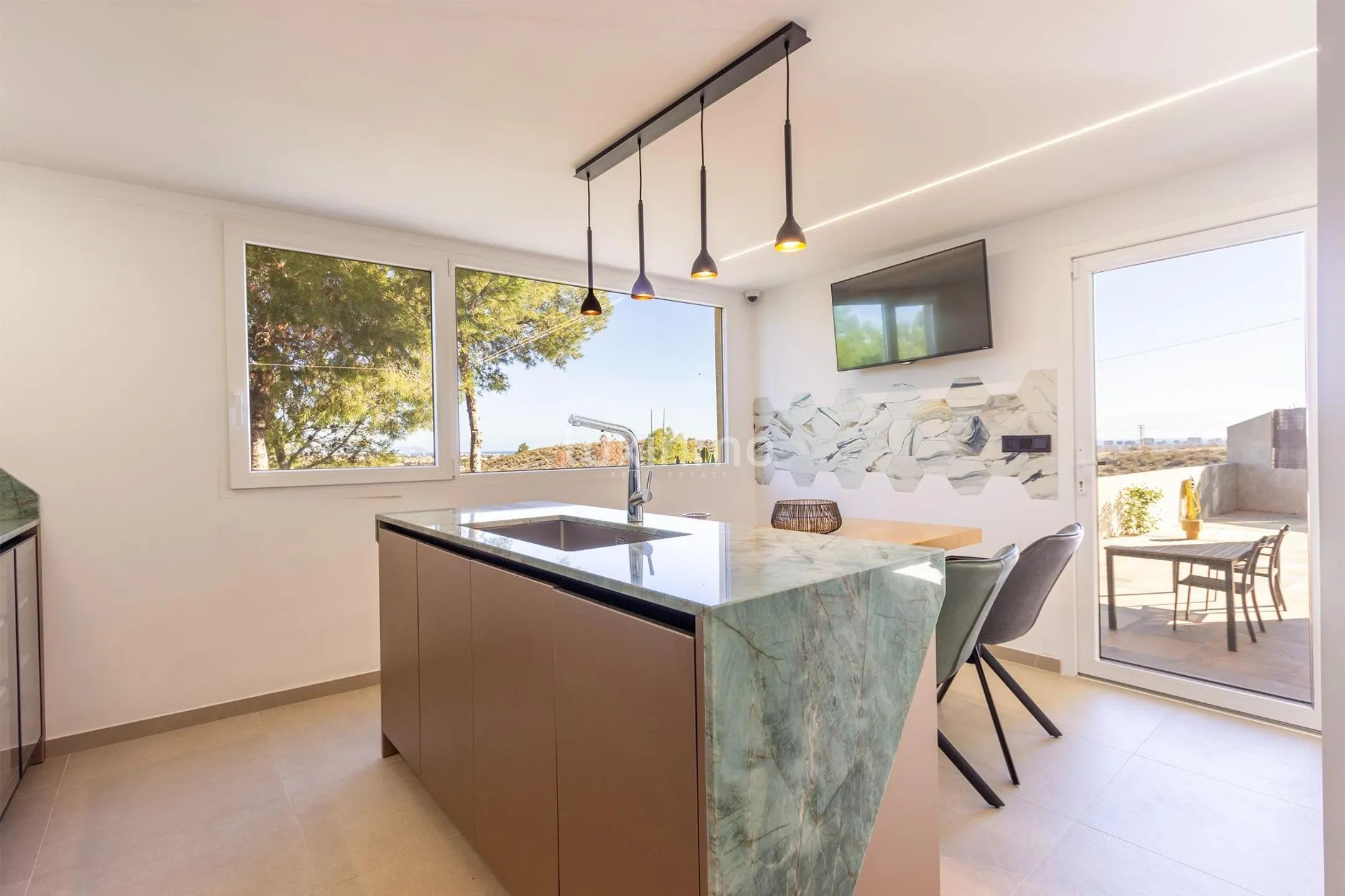Rental With Option To Buy Modern Townhouse With Perfect View — photo 11