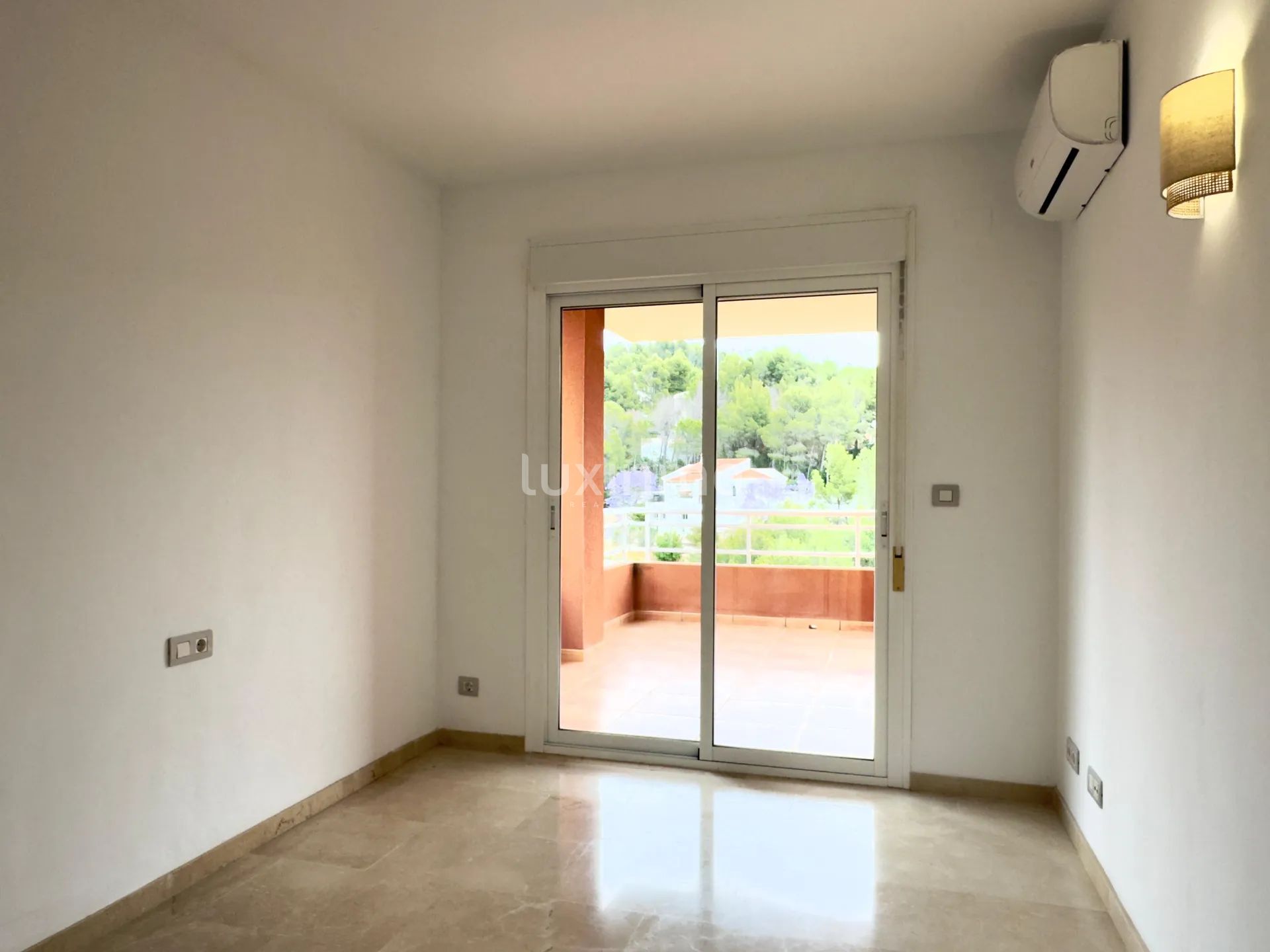 Nowoczesne mieszkanie w Altea la Vella — photo 18