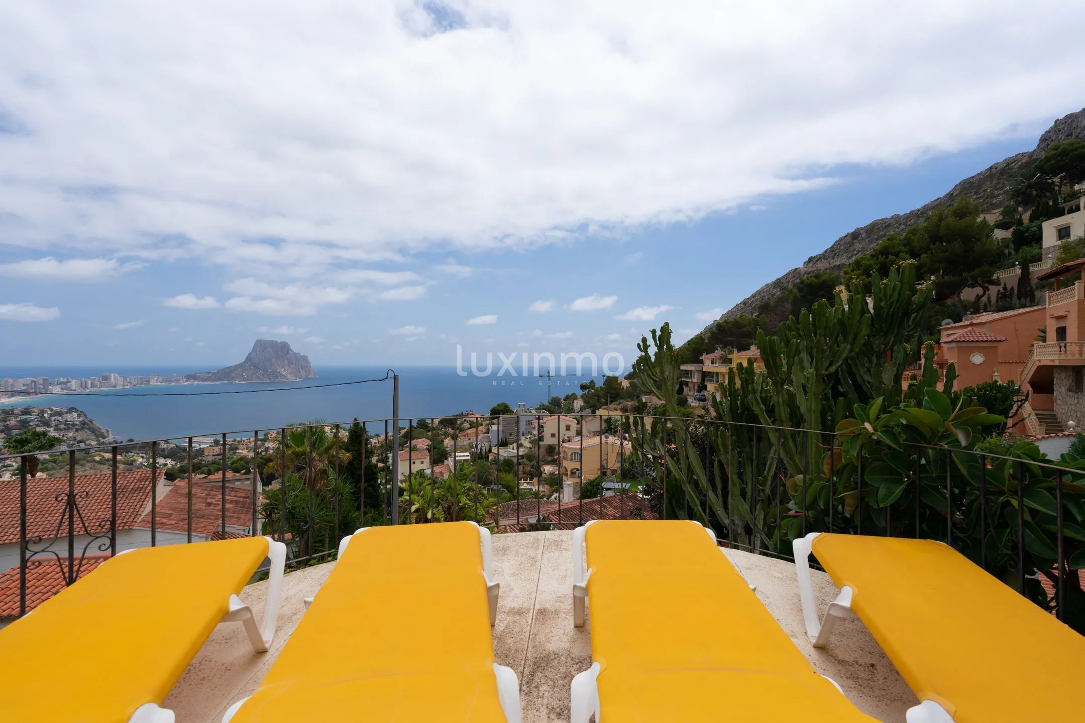 Detached House with Stunning Views in Calpe — photo 22