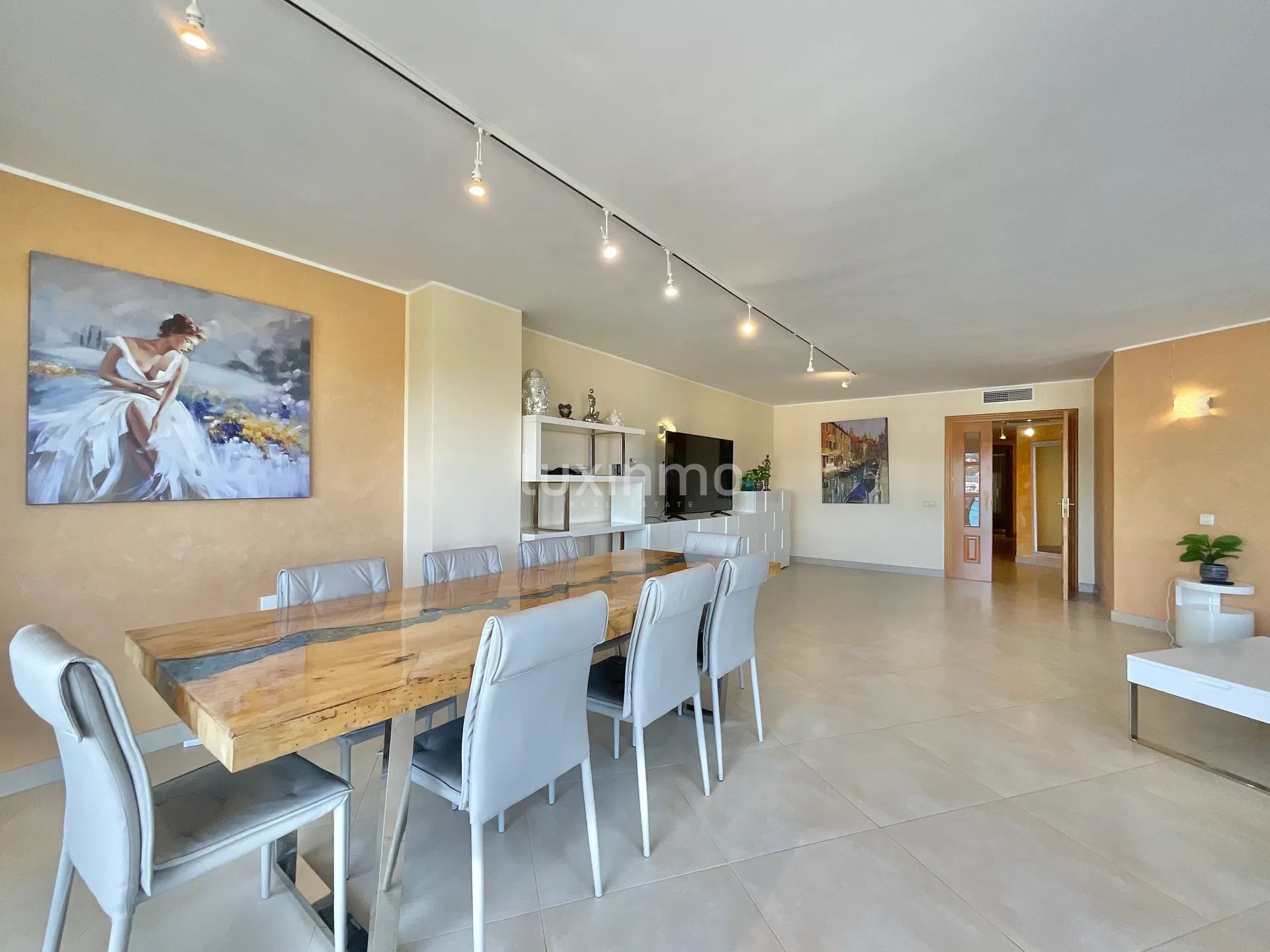 Mediterranean-Style 4-Bedroom Flat with Sea Views for Sale in Marina Botafoc-Talamanca, Ibiza — photo 10