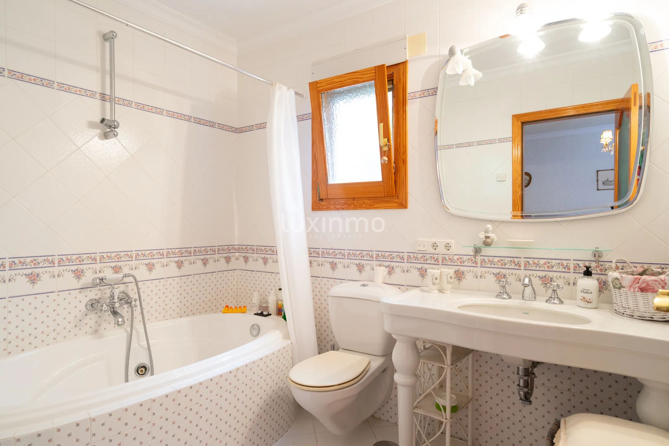 Stunning 7-Bedroom Detached House with Sea Views in Calpe — photo 14