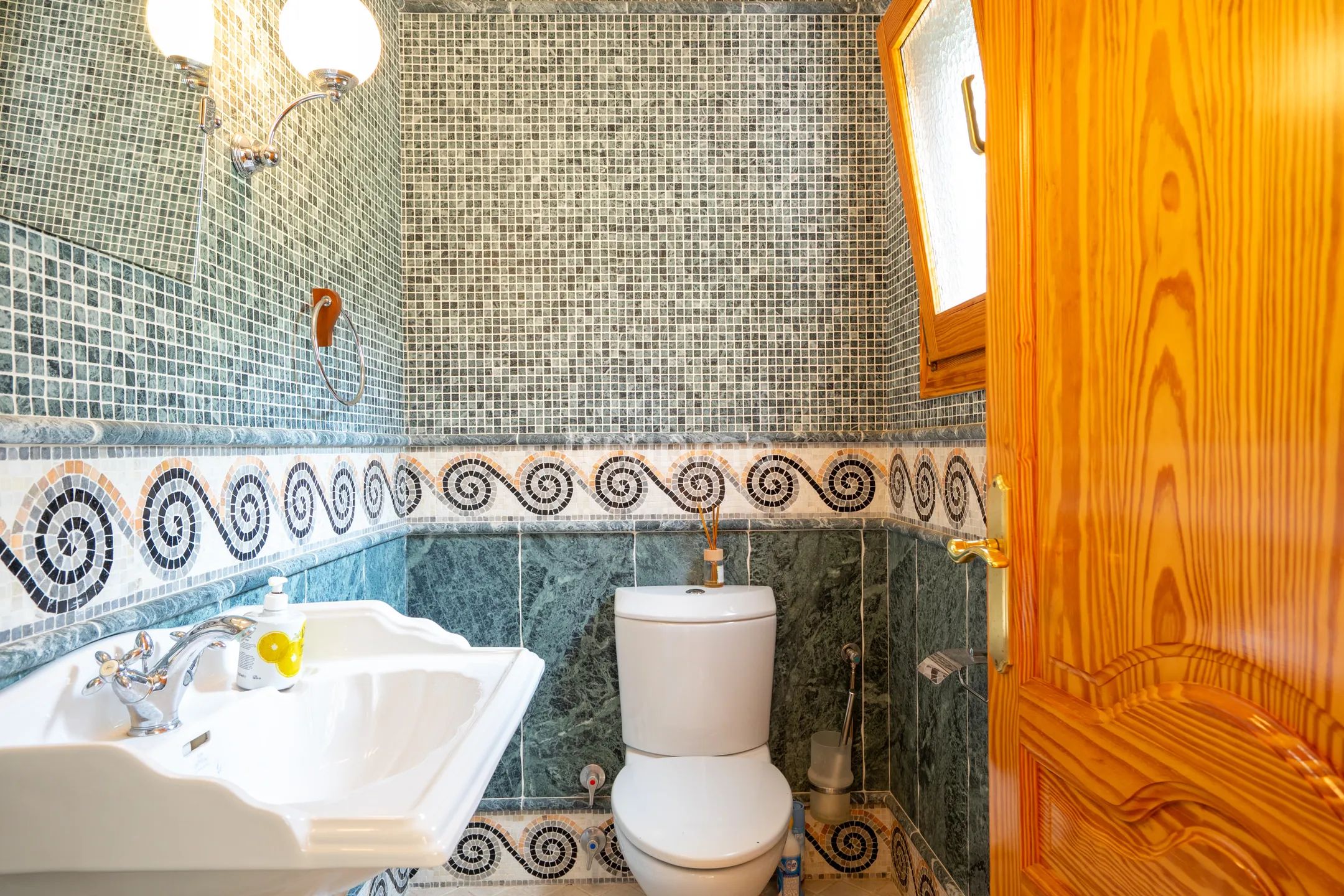 Stunning 7-Bedroom Detached House with Sea Views in Calpe — photo 12