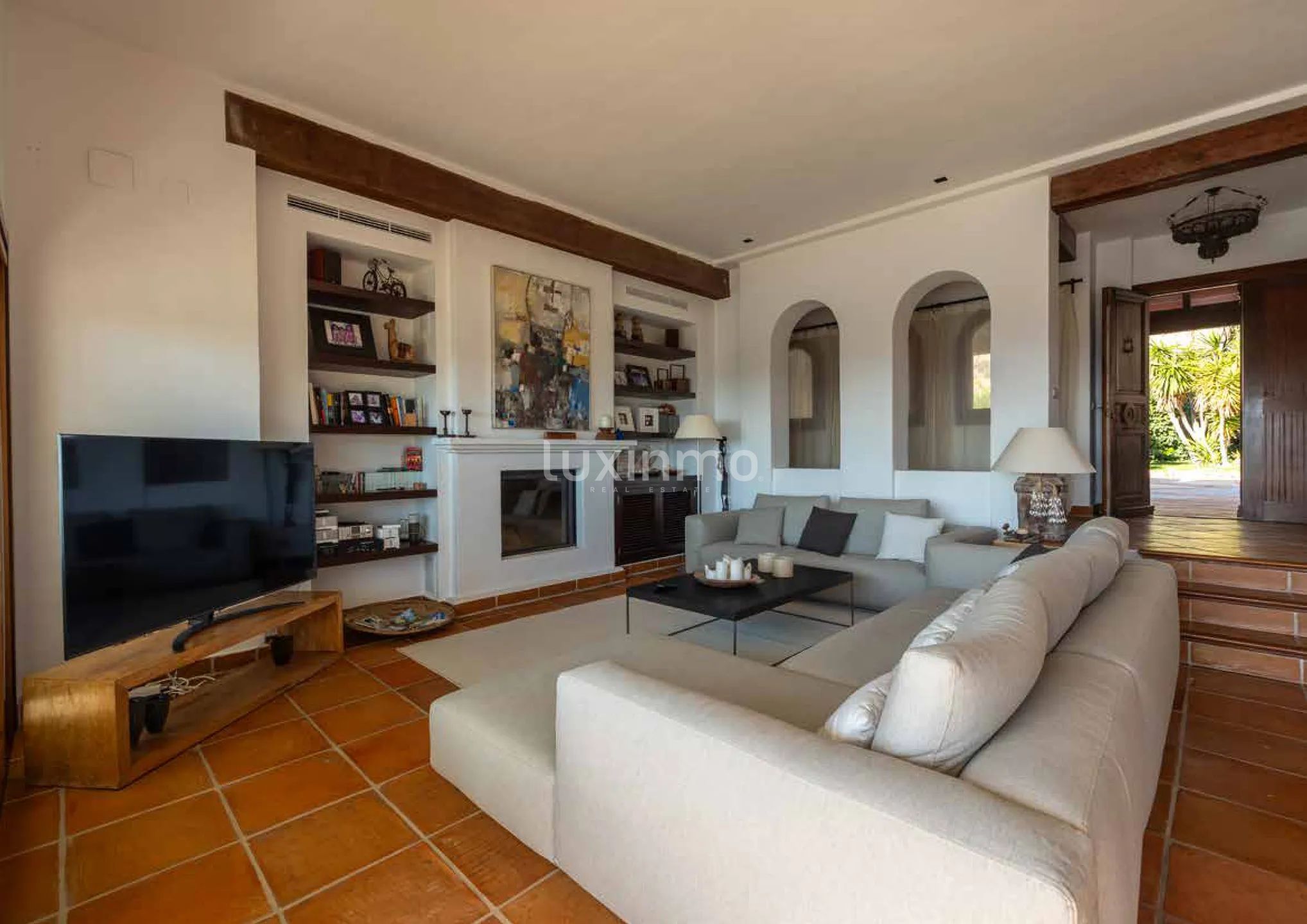 Stunning 5-bedroom detached house with sea views in Finestrat — photo 4