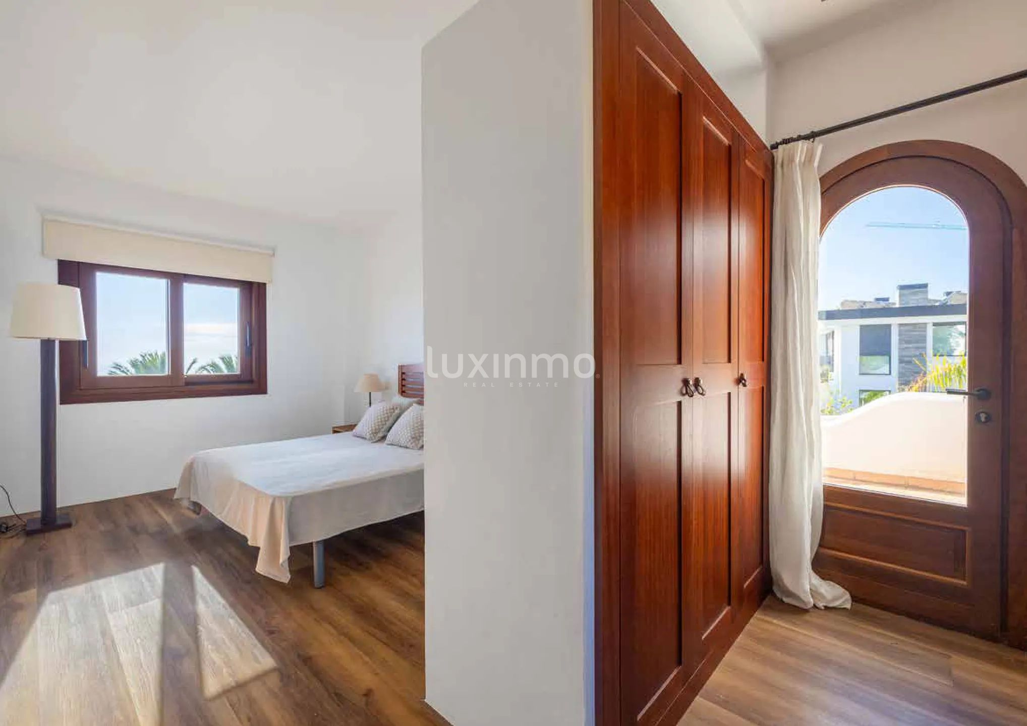 Stunning 5-bedroom detached house with sea views in Finestrat — photo 22