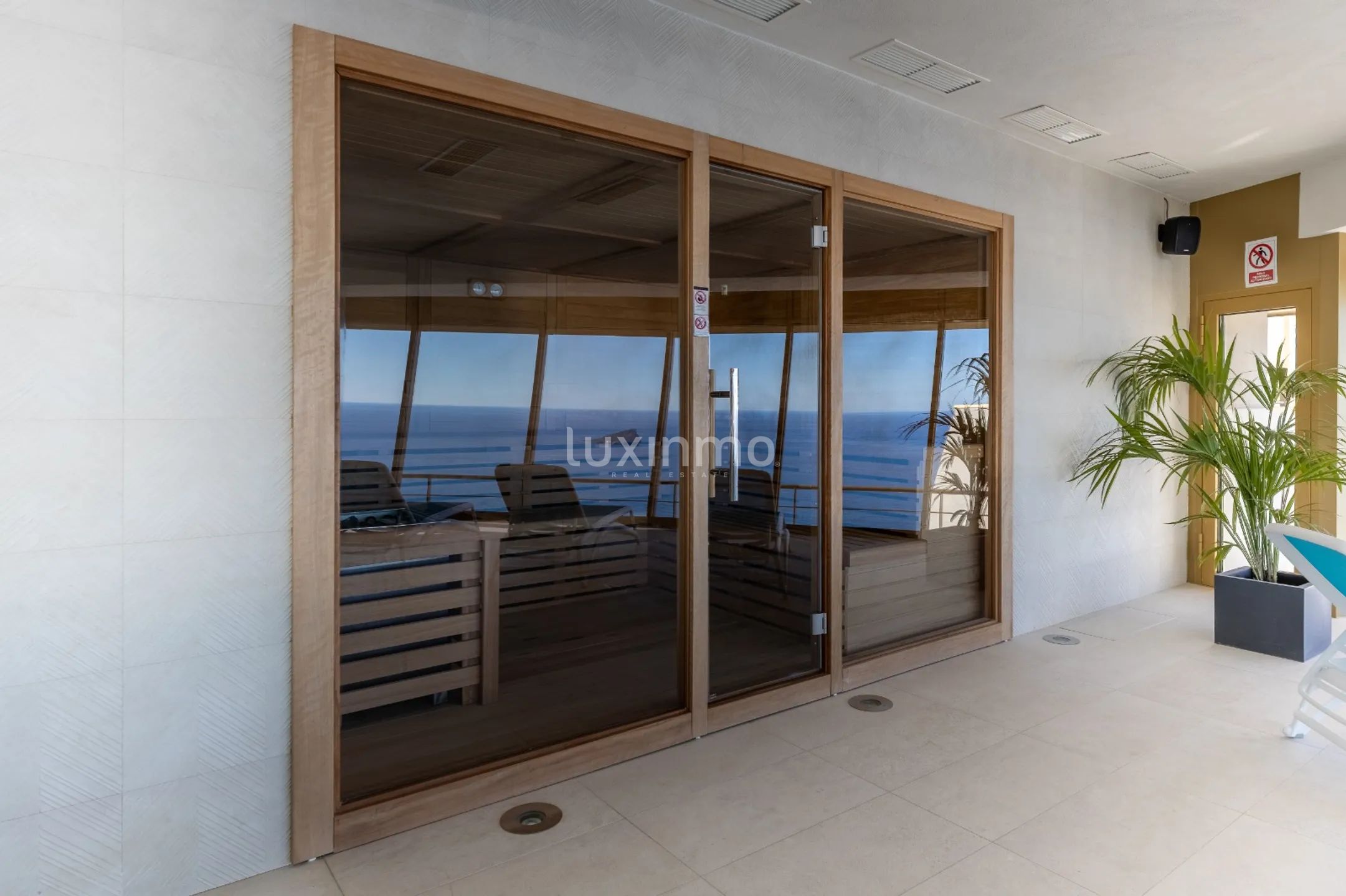 Flat for rent with sea views in Benidorm — photo 20