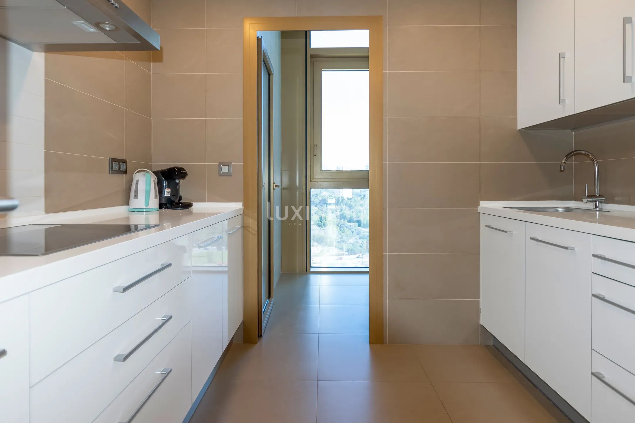 Flat for rent with sea views in Benidorm — photo 11