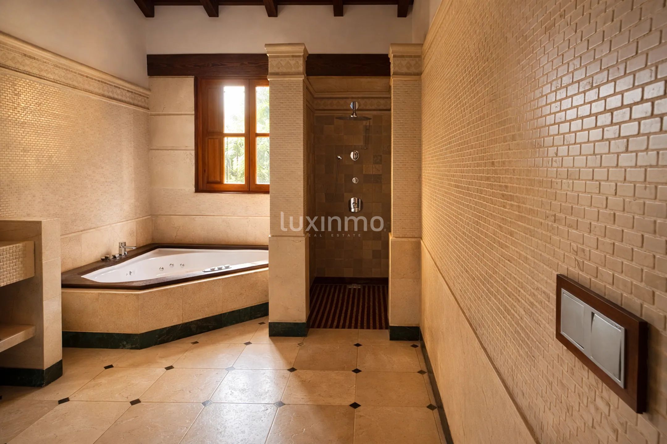 Mediterranean villa with 16.000 m² of land for development next to Alicante Airport — photo 21