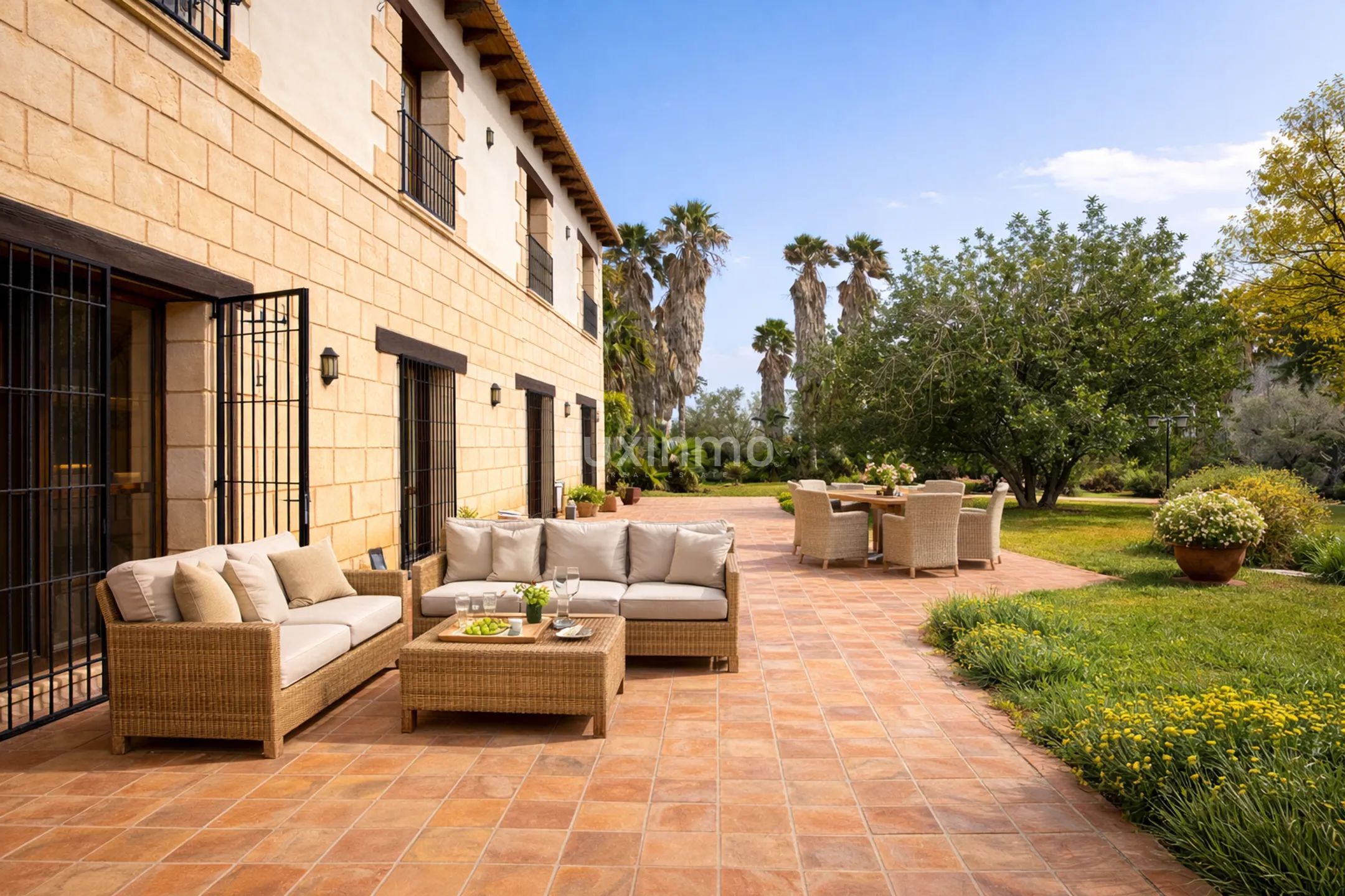 Mediterranean villa with 16.000 m² of land for development next to Alicante Airport — photo 5