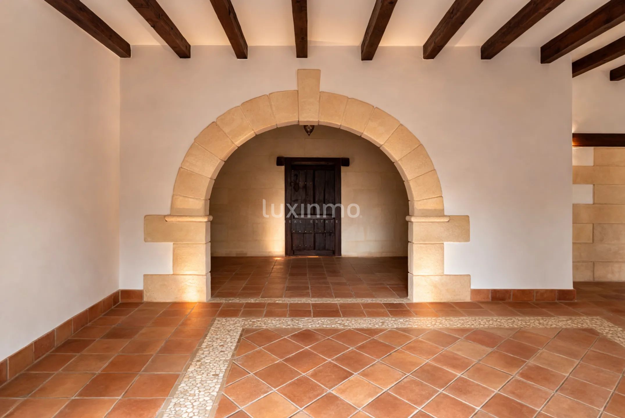Mediterranean villa with 16.000 m² of land for development next to Alicante Airport — photo 16