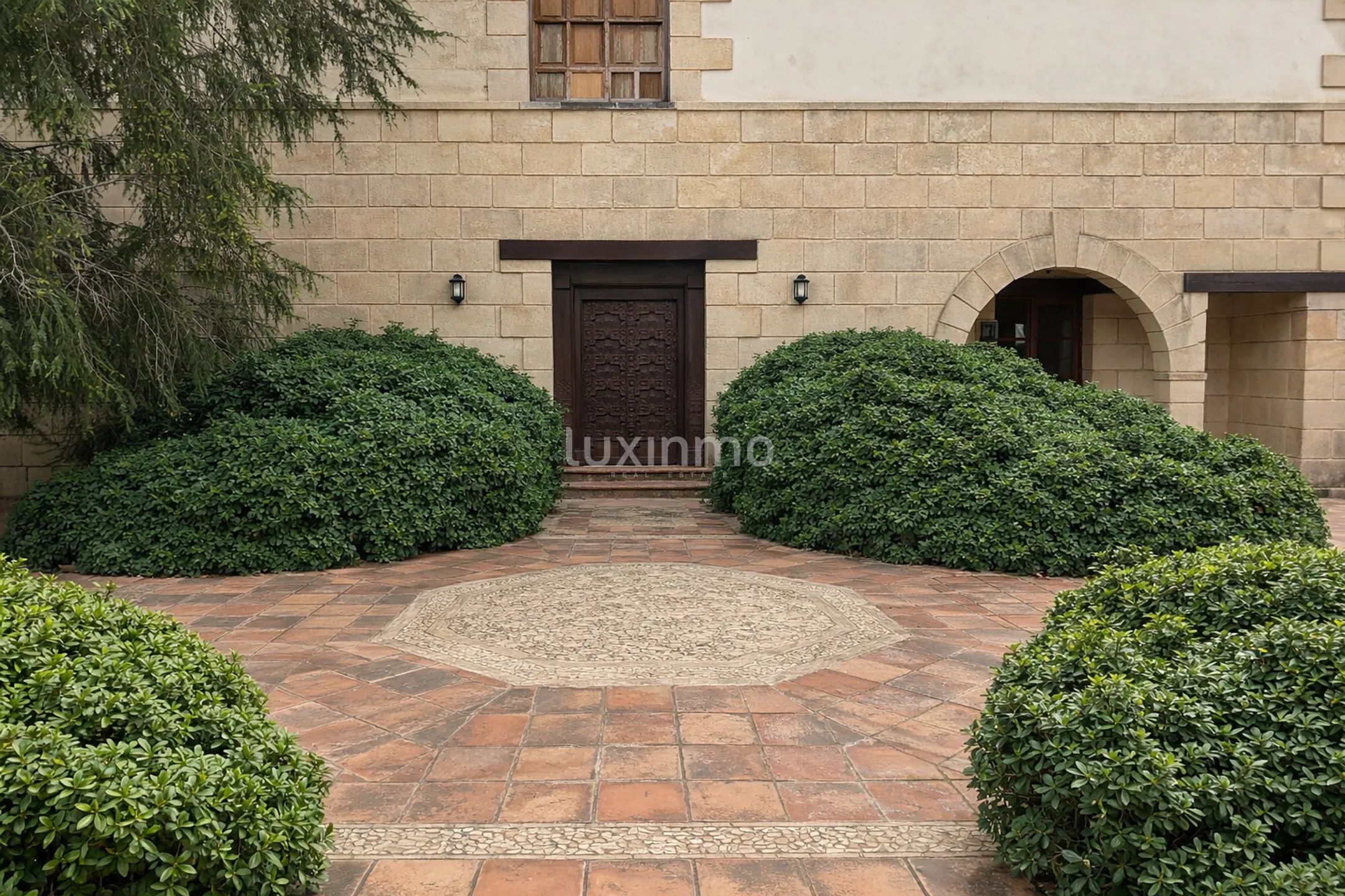 Mediterranean villa with 16.000 m² of land for development next to Alicante Airport — photo 9