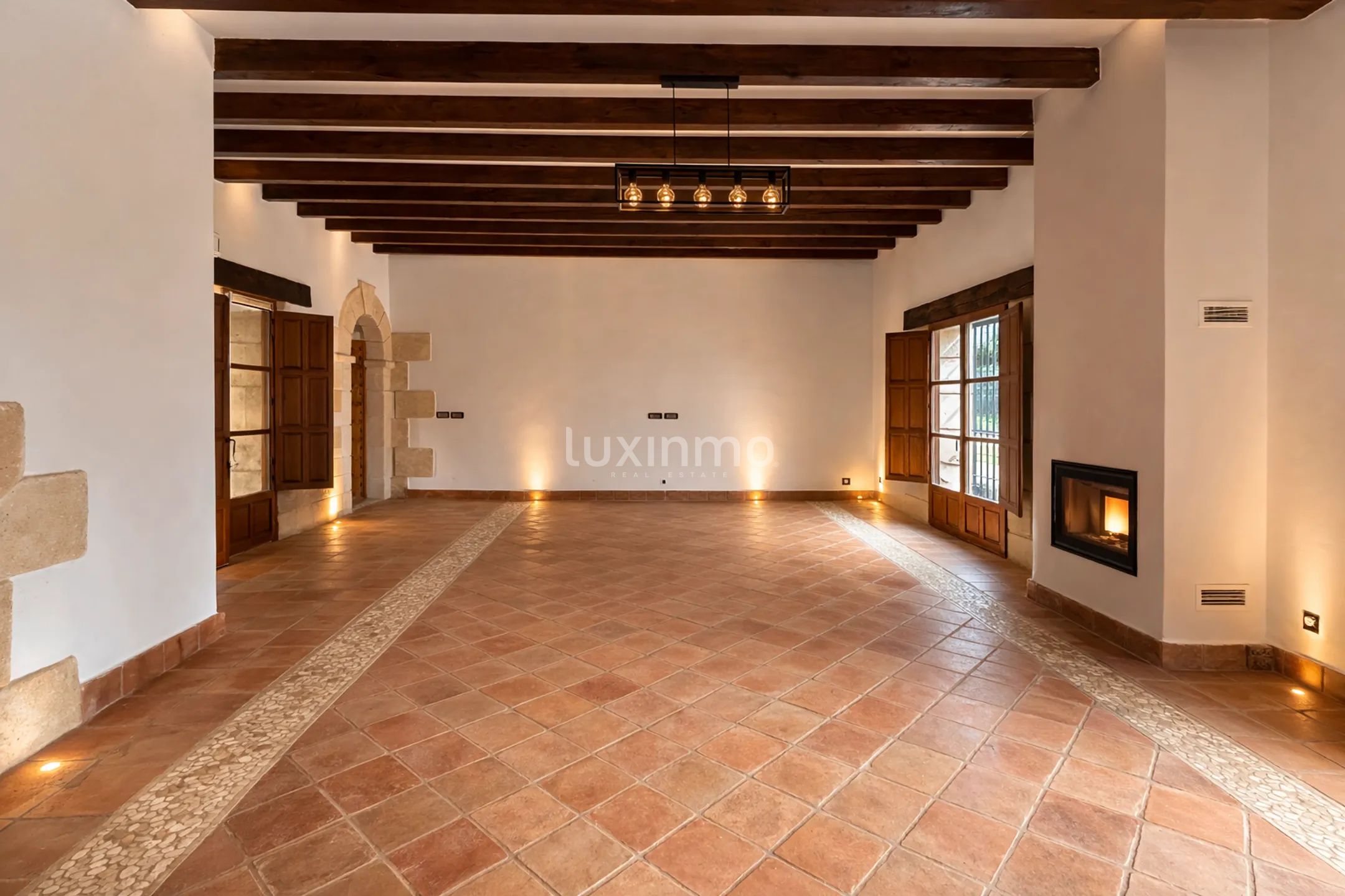 Mediterranean villa with 16.000 m² of land for development next to Alicante Airport — photo 15