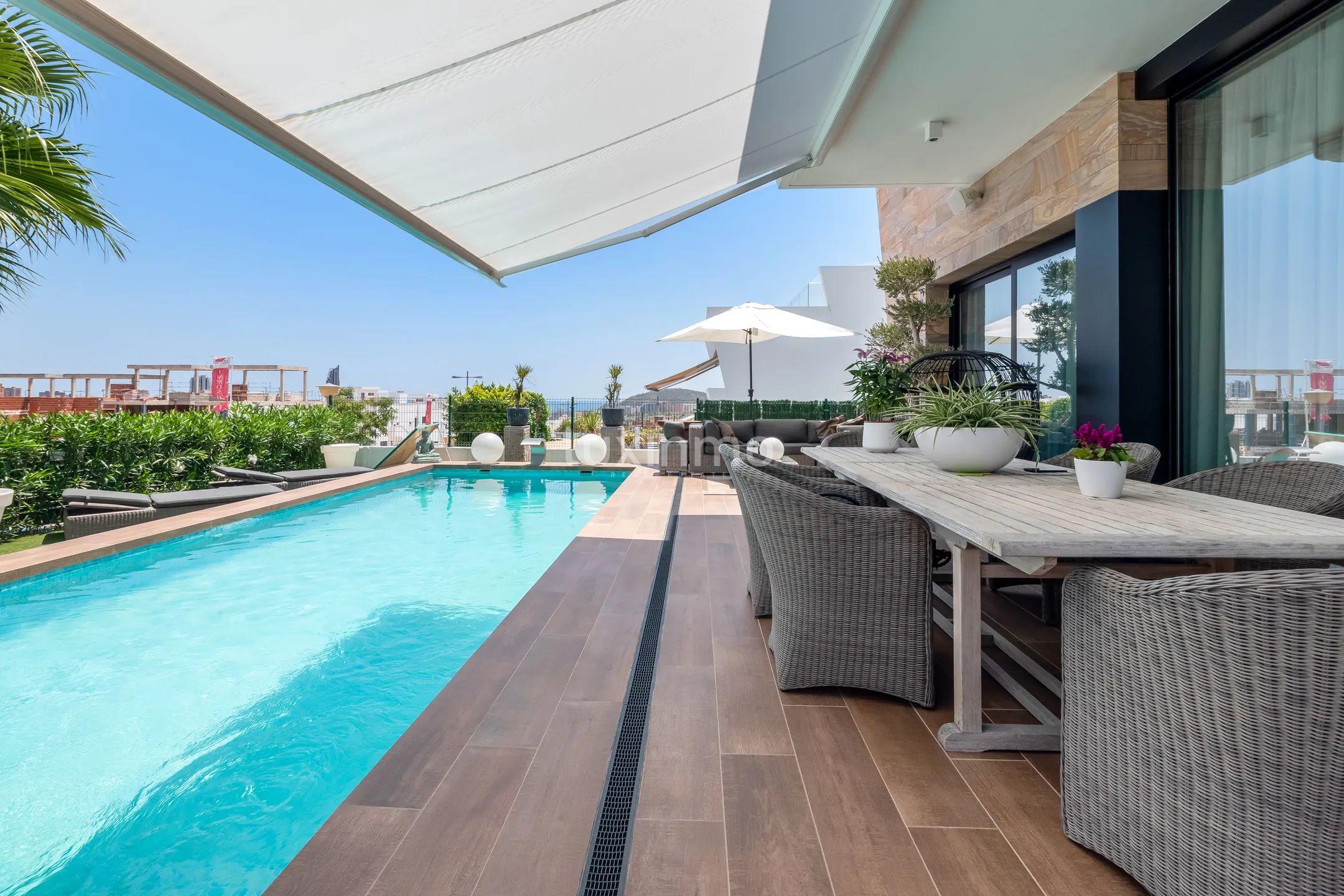 Fantastisk moderne enebolig med panoramautsikt i Finestrat — photo 23