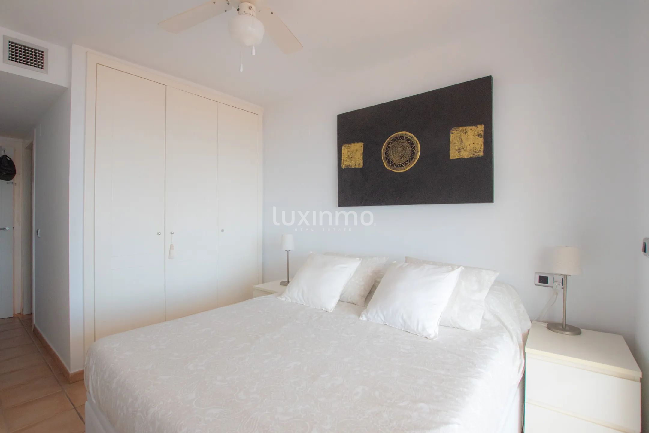 Flat for rent with open sea view in Mascarat — photo 17