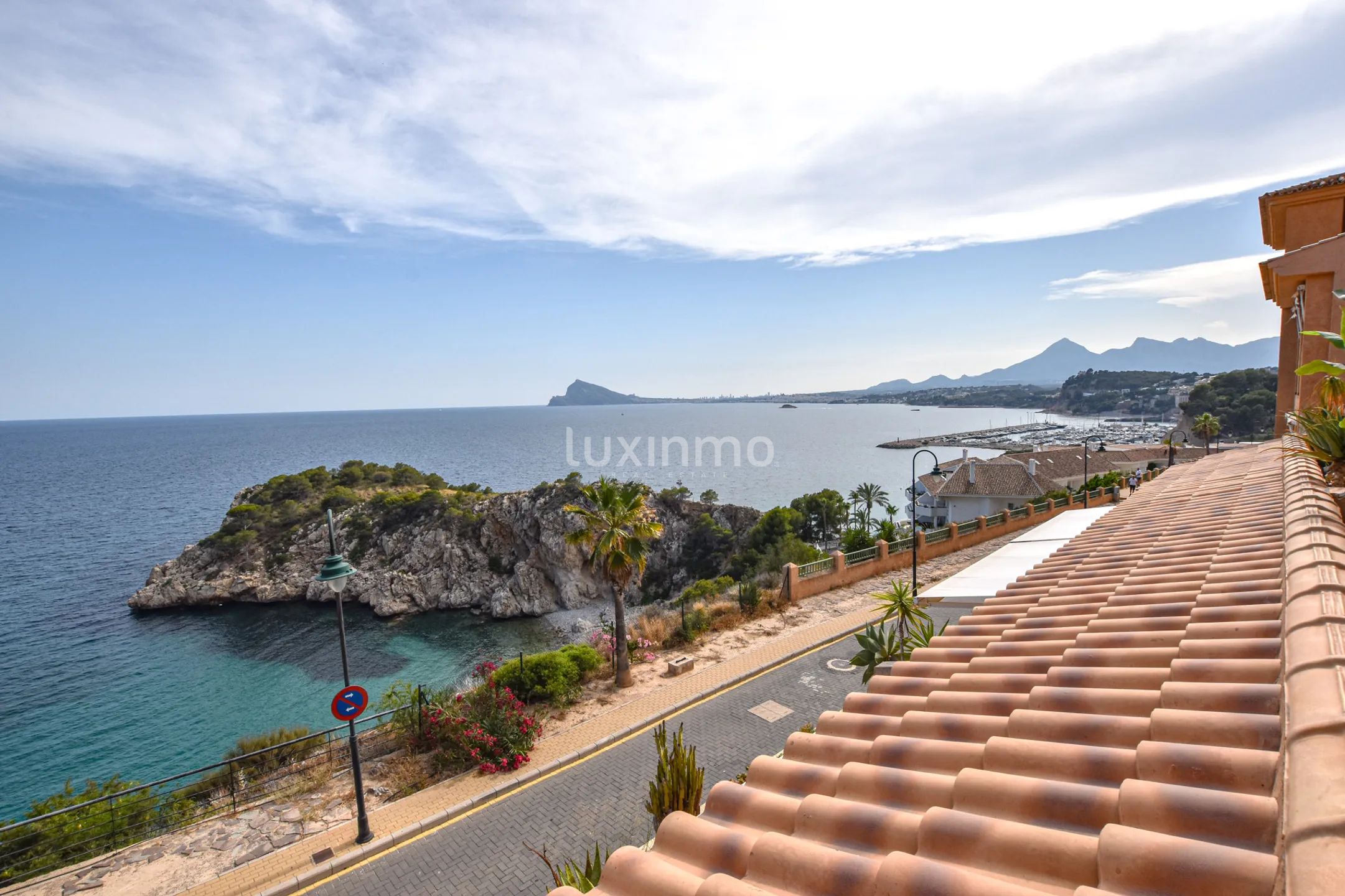 Flat for rent with open sea view in Mascarat